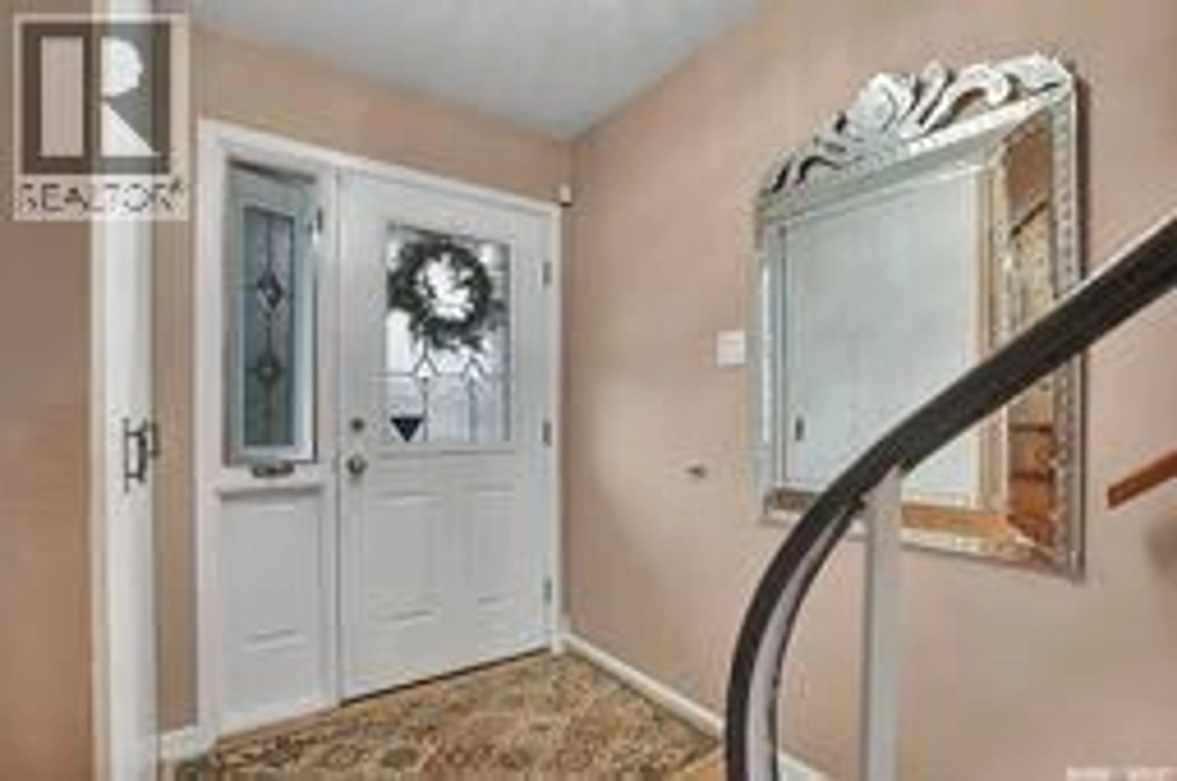 Indoor entryway for 2429 CUMBERLAND AVENUE, Saskatoon Saskatchewan S7J1Z8