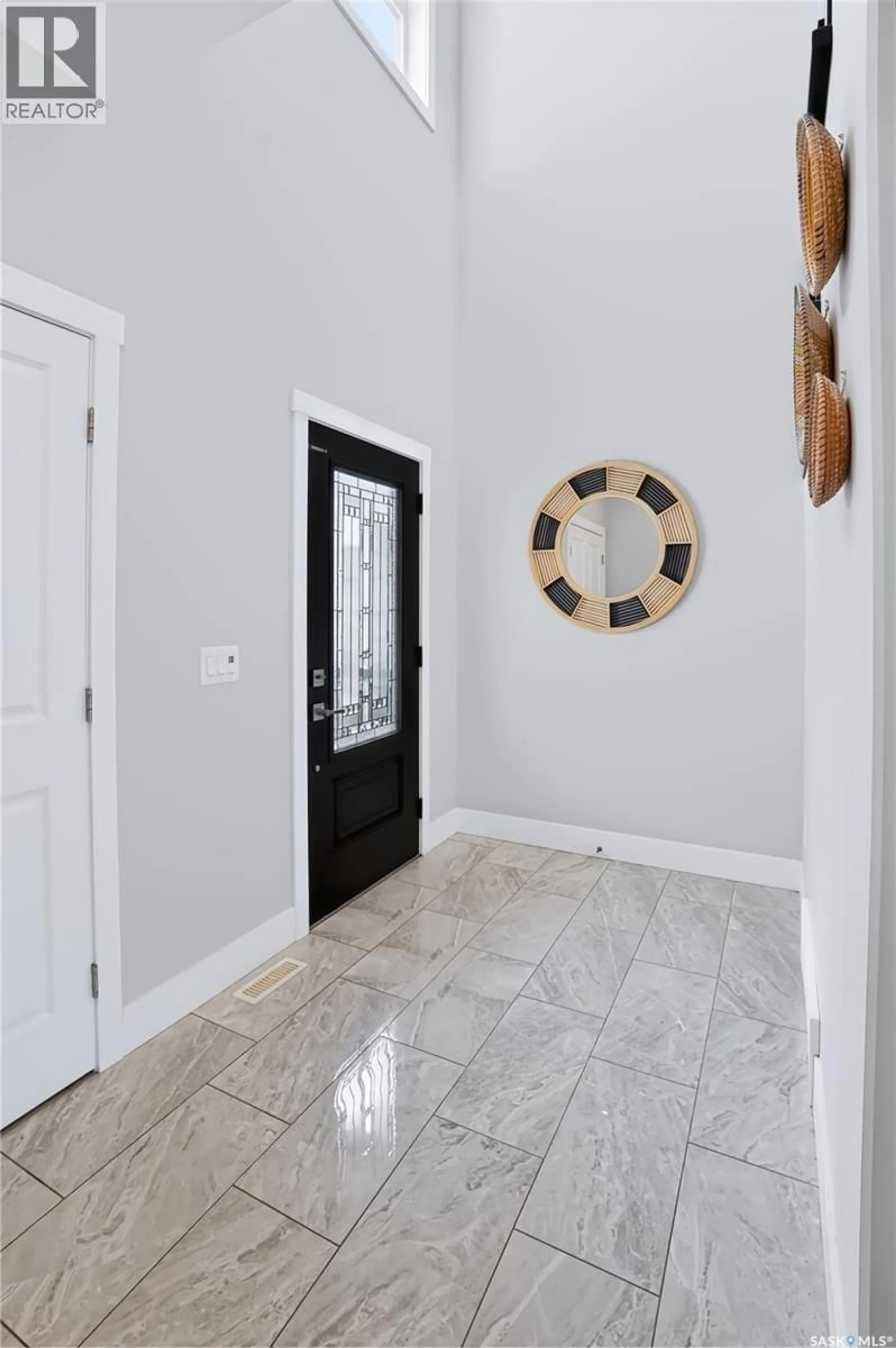 Indoor entryway for 550 BOLSTAD TURN, Saskatoon Saskatchewan S7W0X9