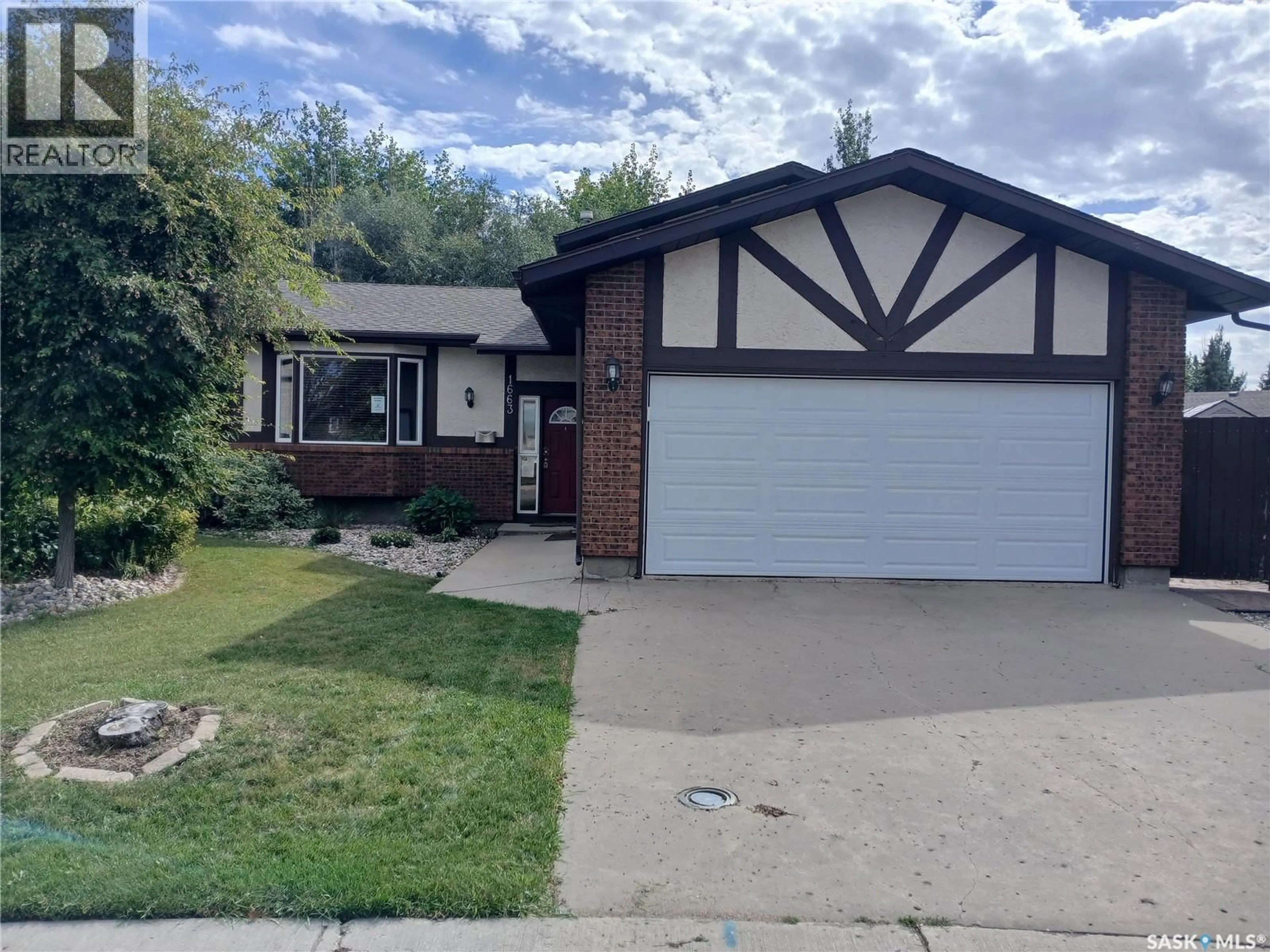 Home with vinyl exterior material, street for N - 1663 SHATTUCK BAY, Regina Saskatchewan S4X4G6