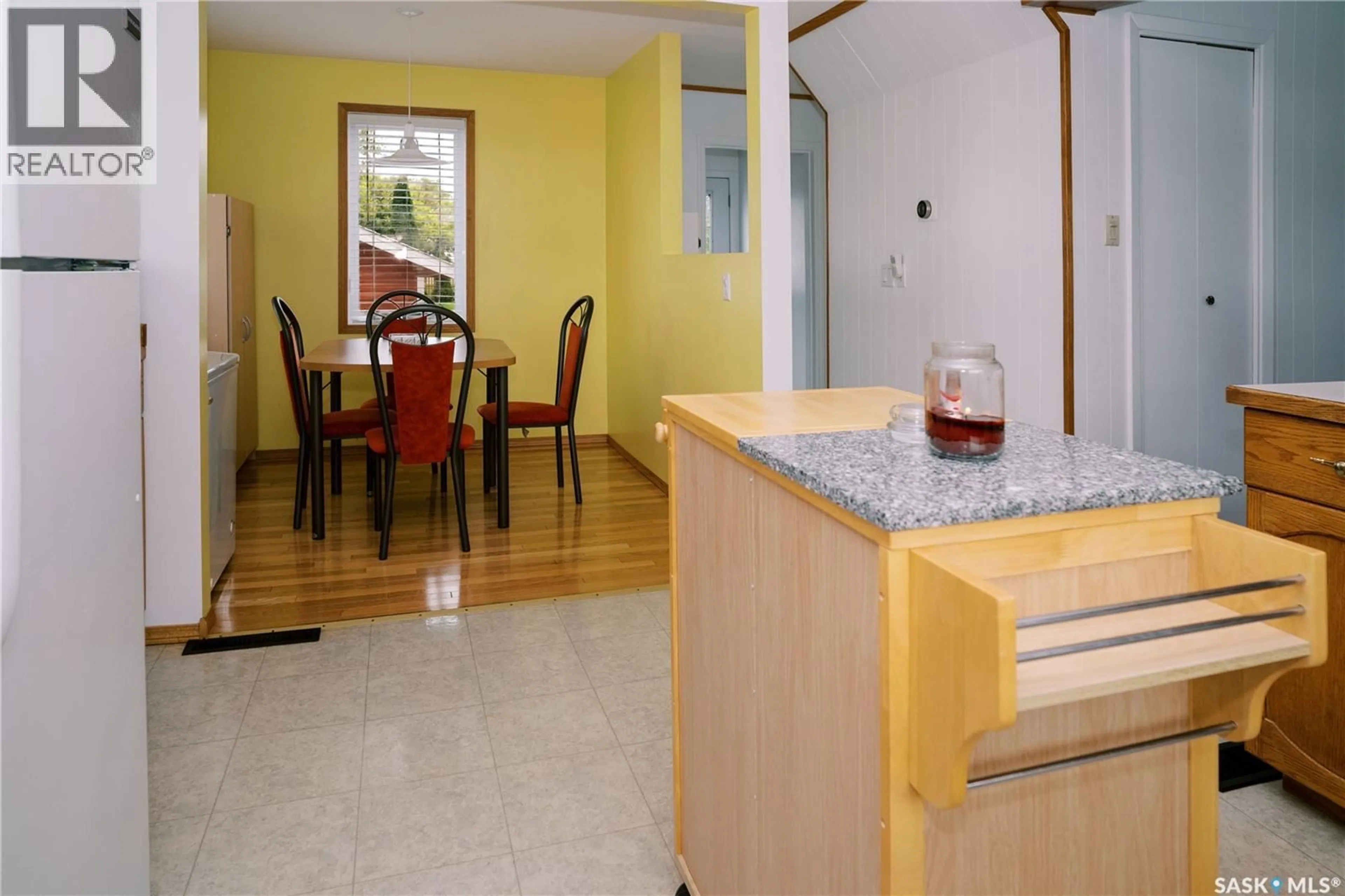 Standard kitchen, unknown for 409 5TH AVENUE, Rosthern Saskatchewan S0K3R0