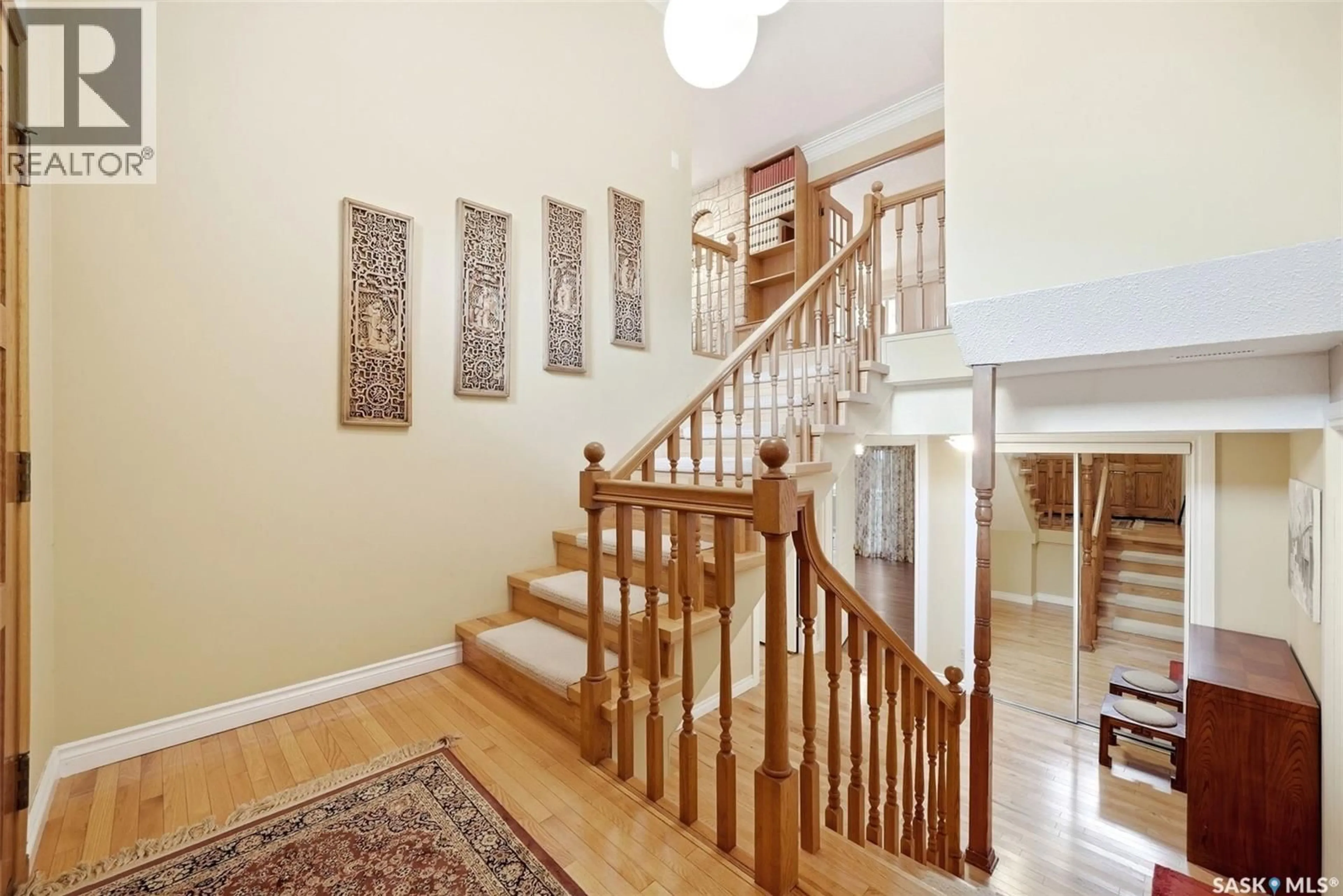 Indoor foyer for 66 LESLIE PLACE, Regina Saskatchewan S4S6R2