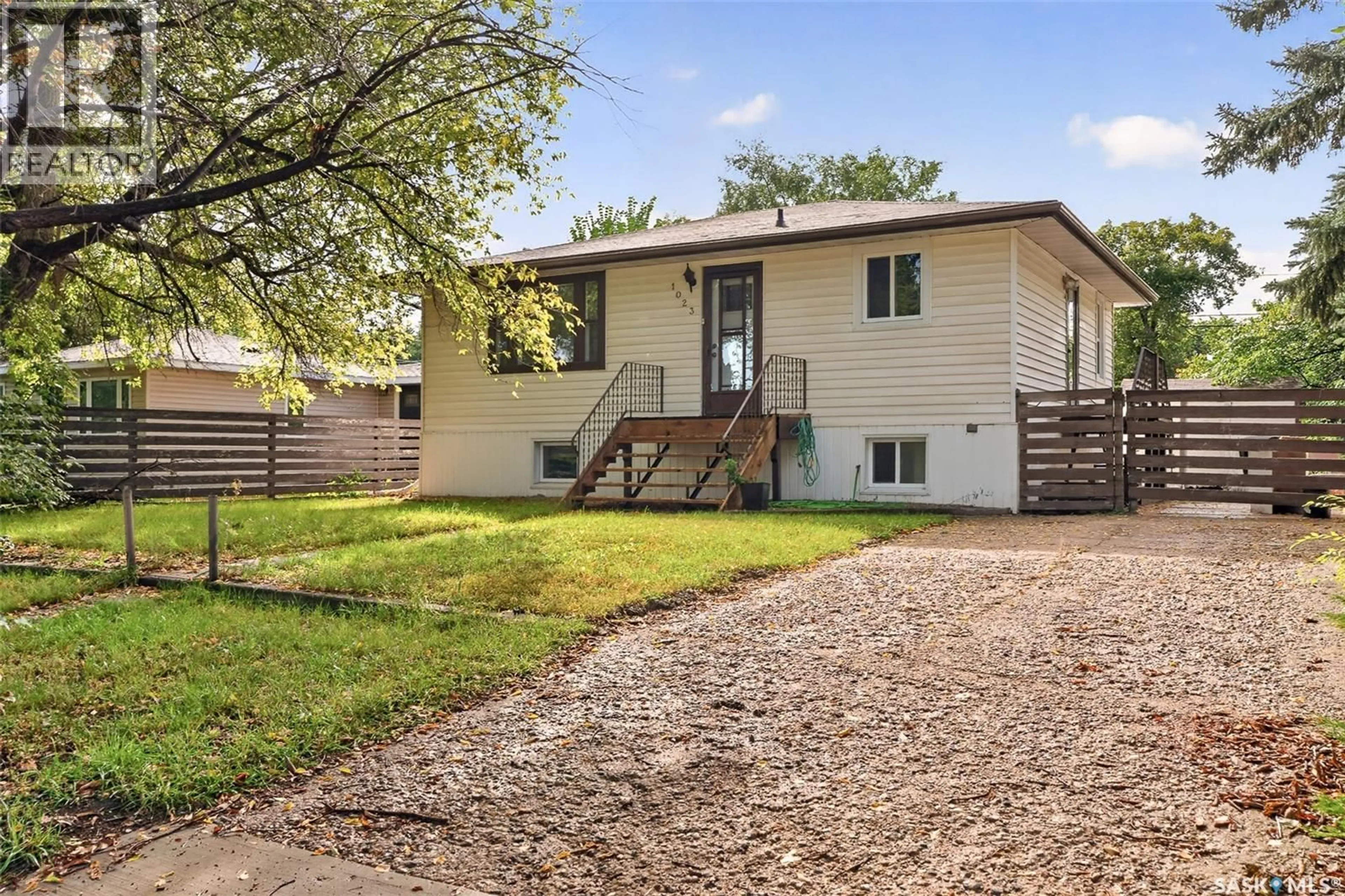 Unknown for 1023 COTEAU STREET, Moose Jaw Saskatchewan S6H5G3