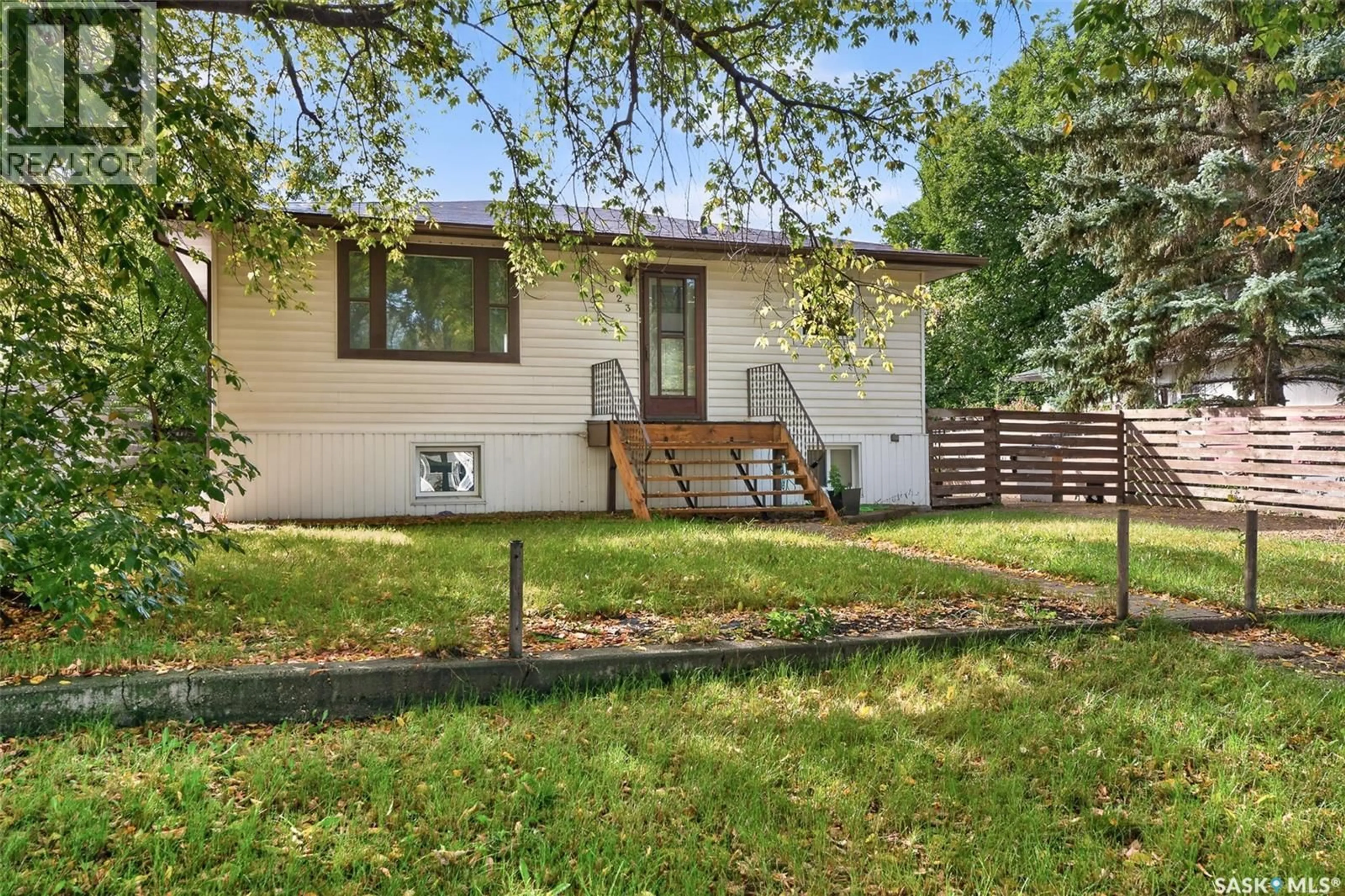 Unknown for 1023 COTEAU STREET, Moose Jaw Saskatchewan S6H5G3