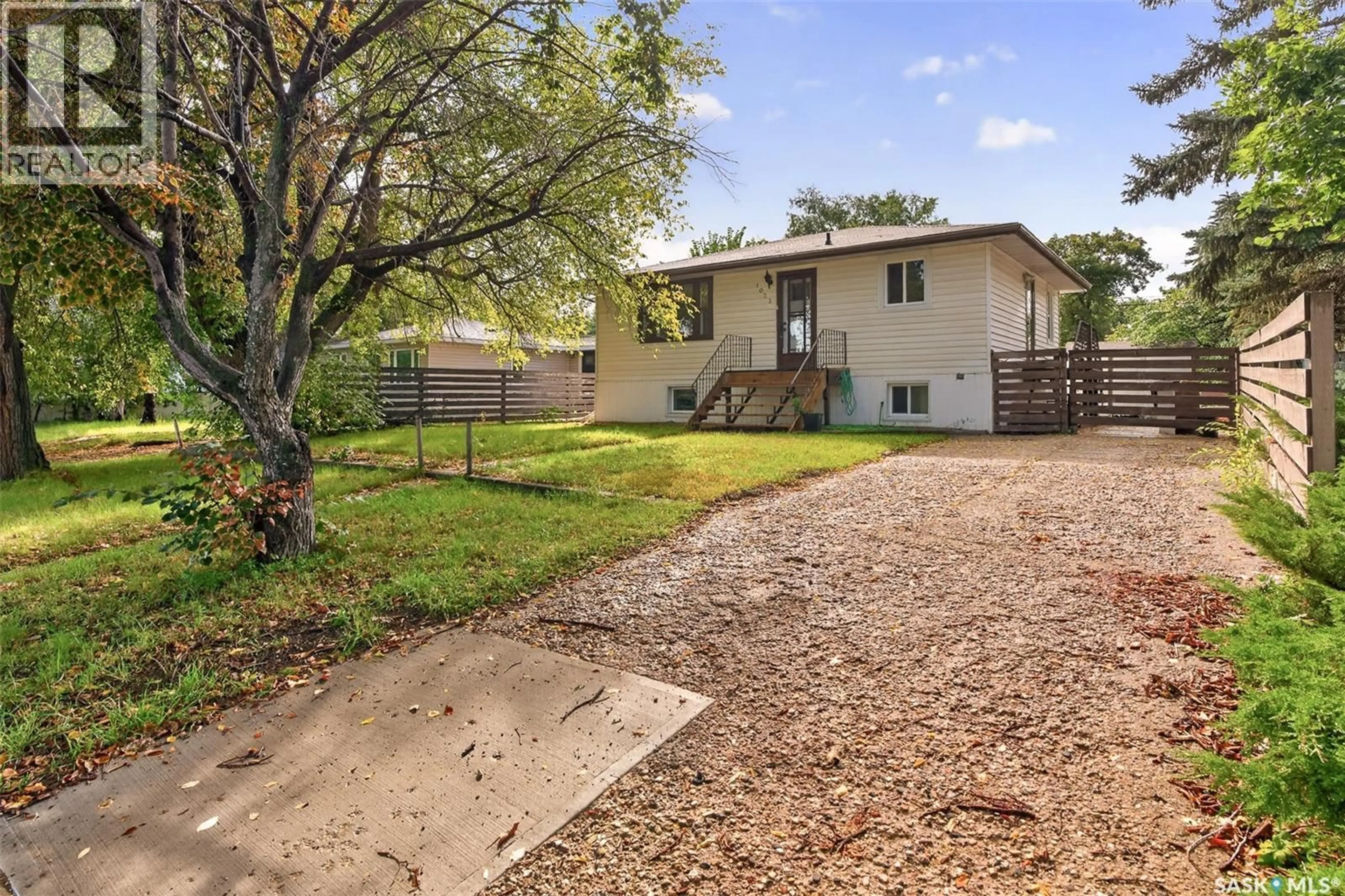 Unknown for 1023 COTEAU STREET, Moose Jaw Saskatchewan S6H5G3