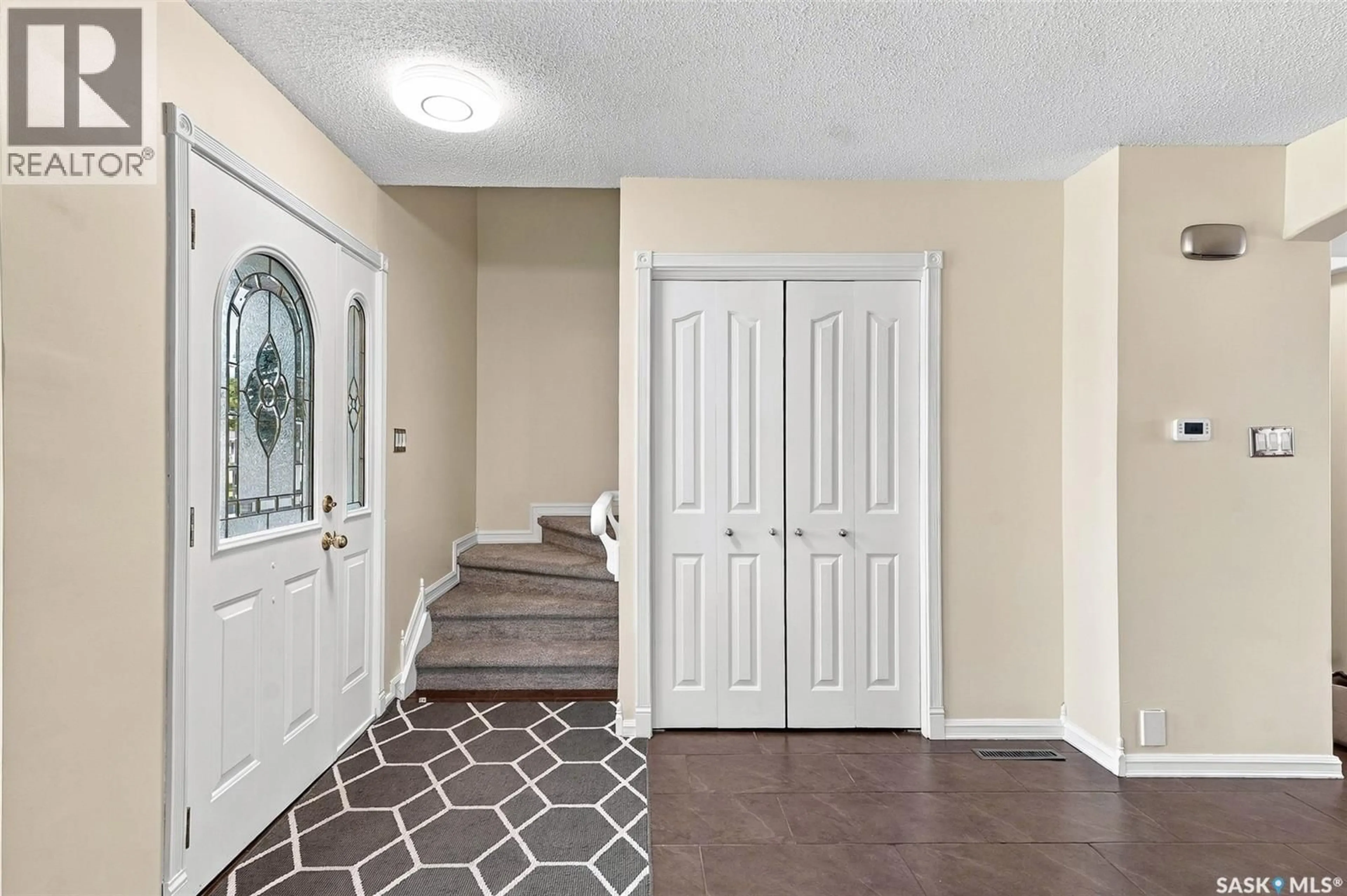 Indoor entryway for 3445 CAEN STREET, Saskatoon Saskatchewan S7M3X2