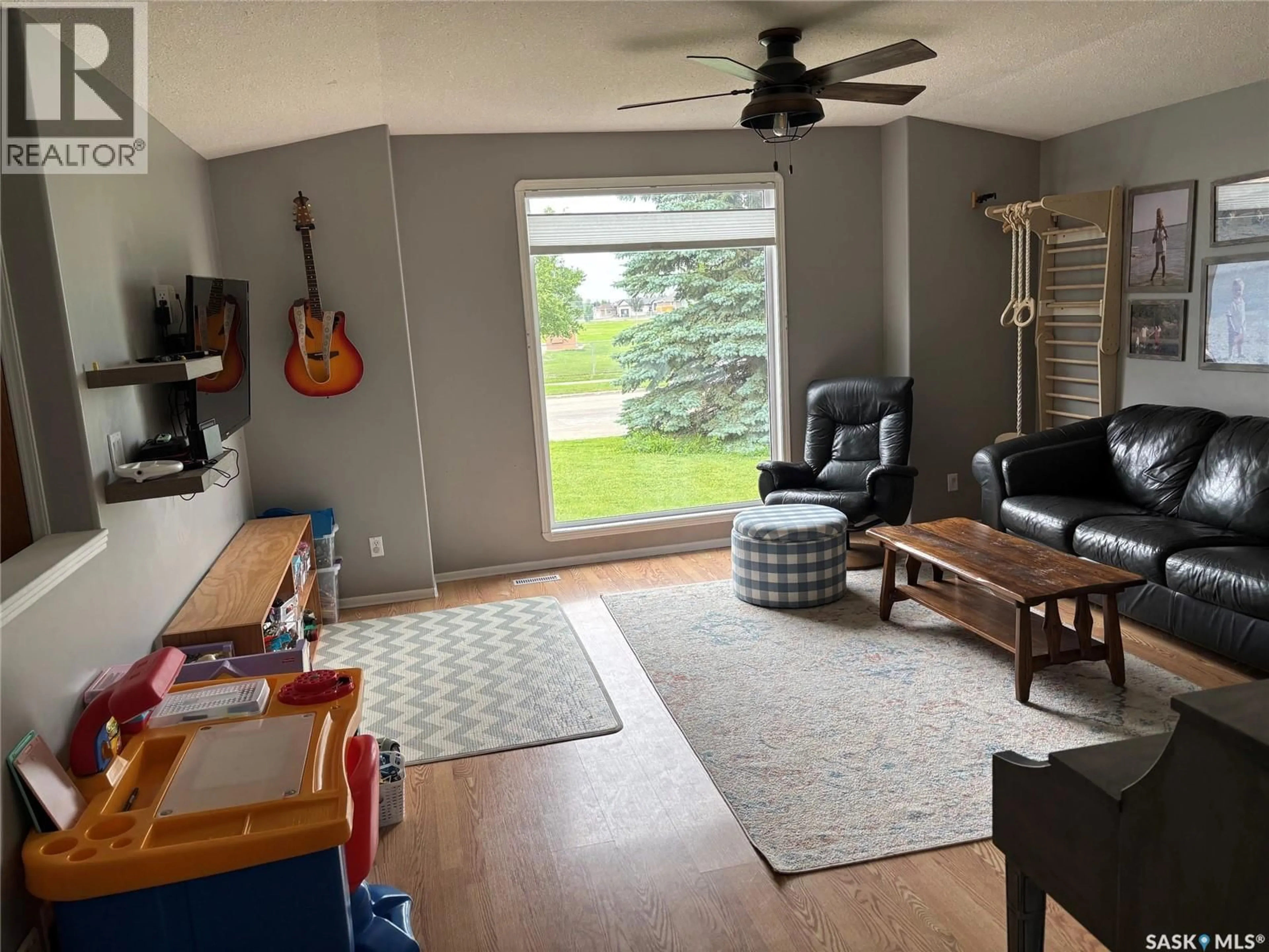 A pic of a room for 414 DARLINGTON STREET, Yorkton Saskatchewan S3N4A1