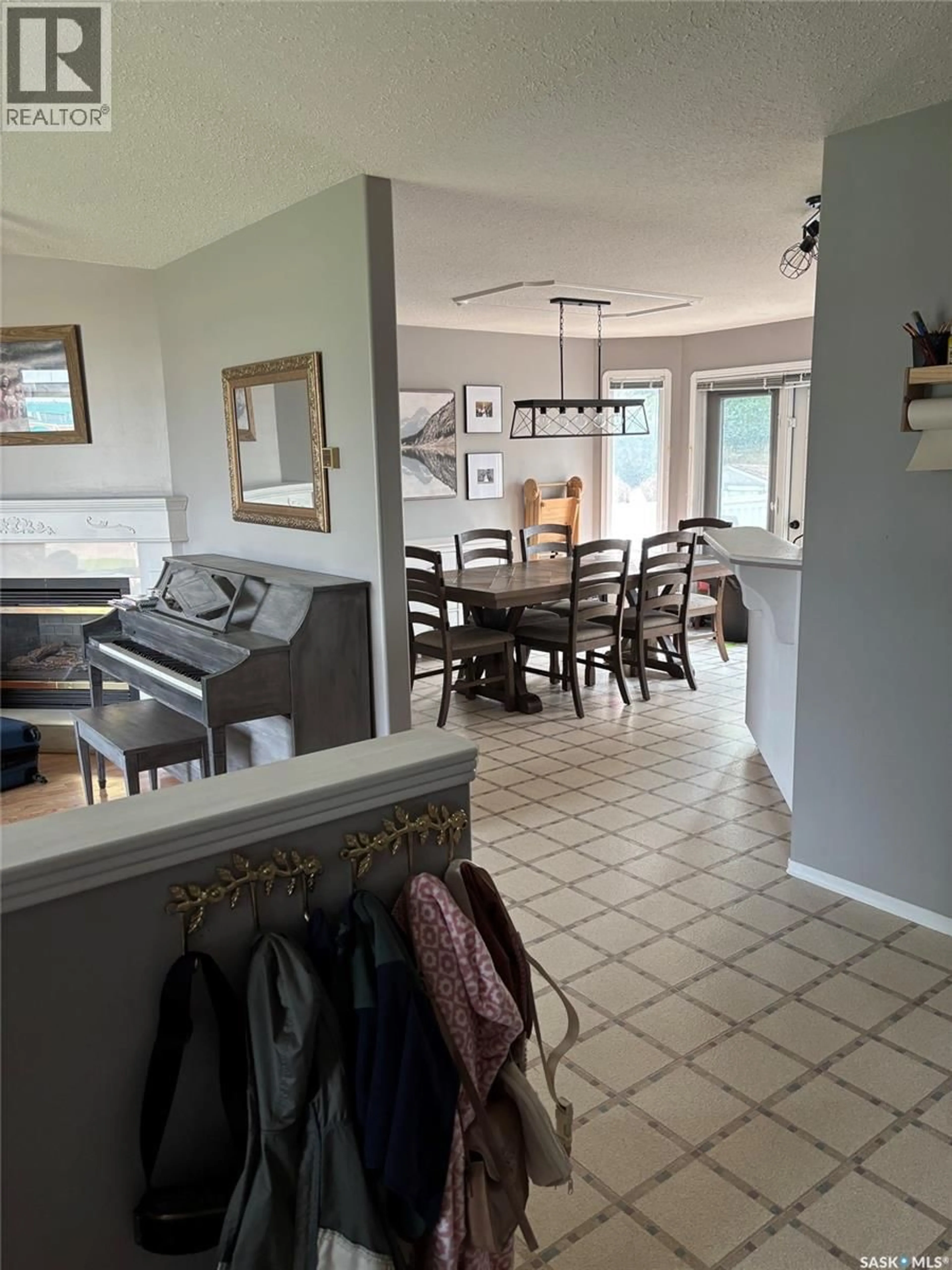 Open concept kitchen, ceramic/tile floor for 414 DARLINGTON STREET, Yorkton Saskatchewan S3N4A1