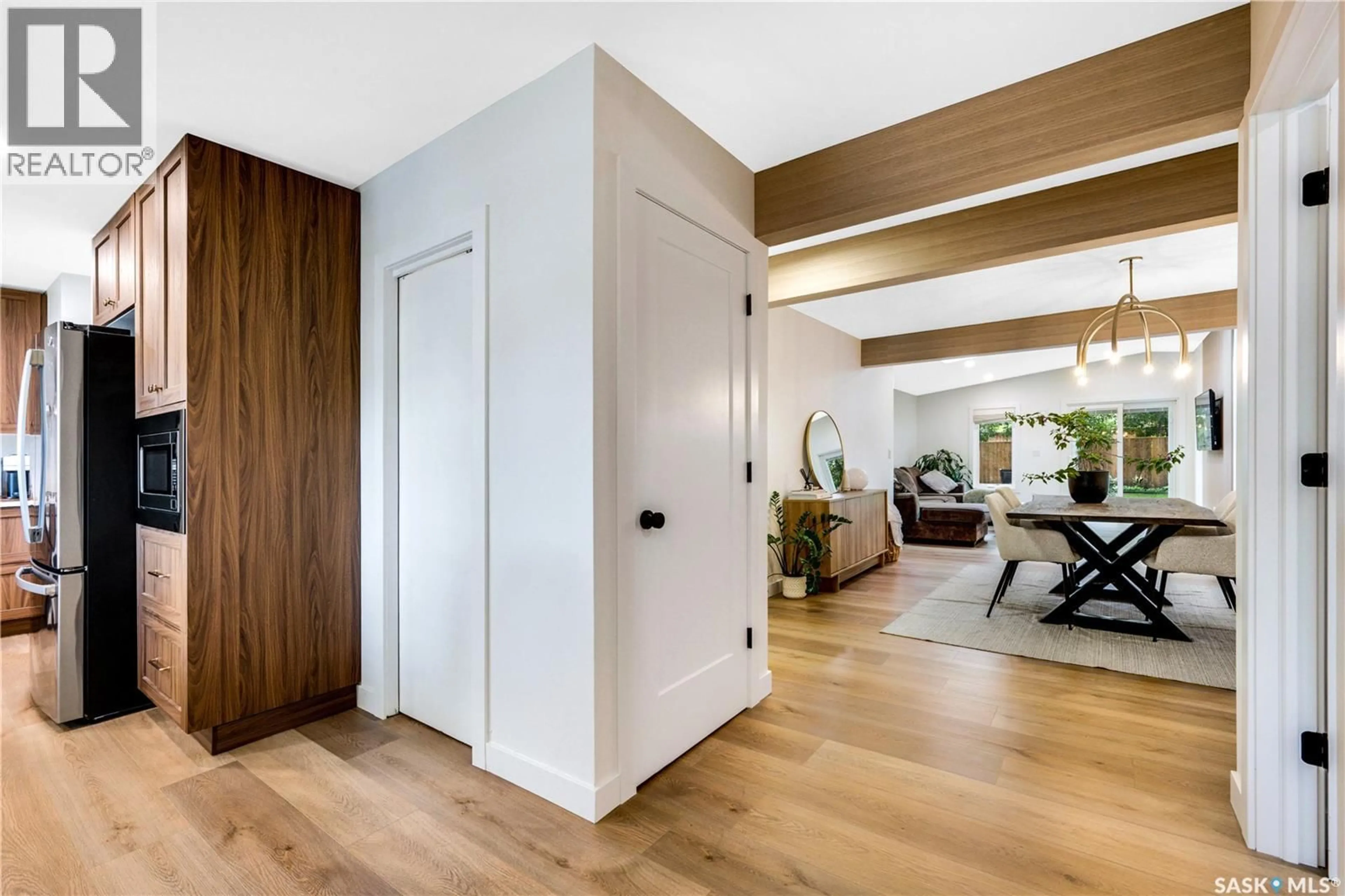 Indoor entryway for 1313 CONN AVENUE, Saskatoon Saskatchewan S7H3K9