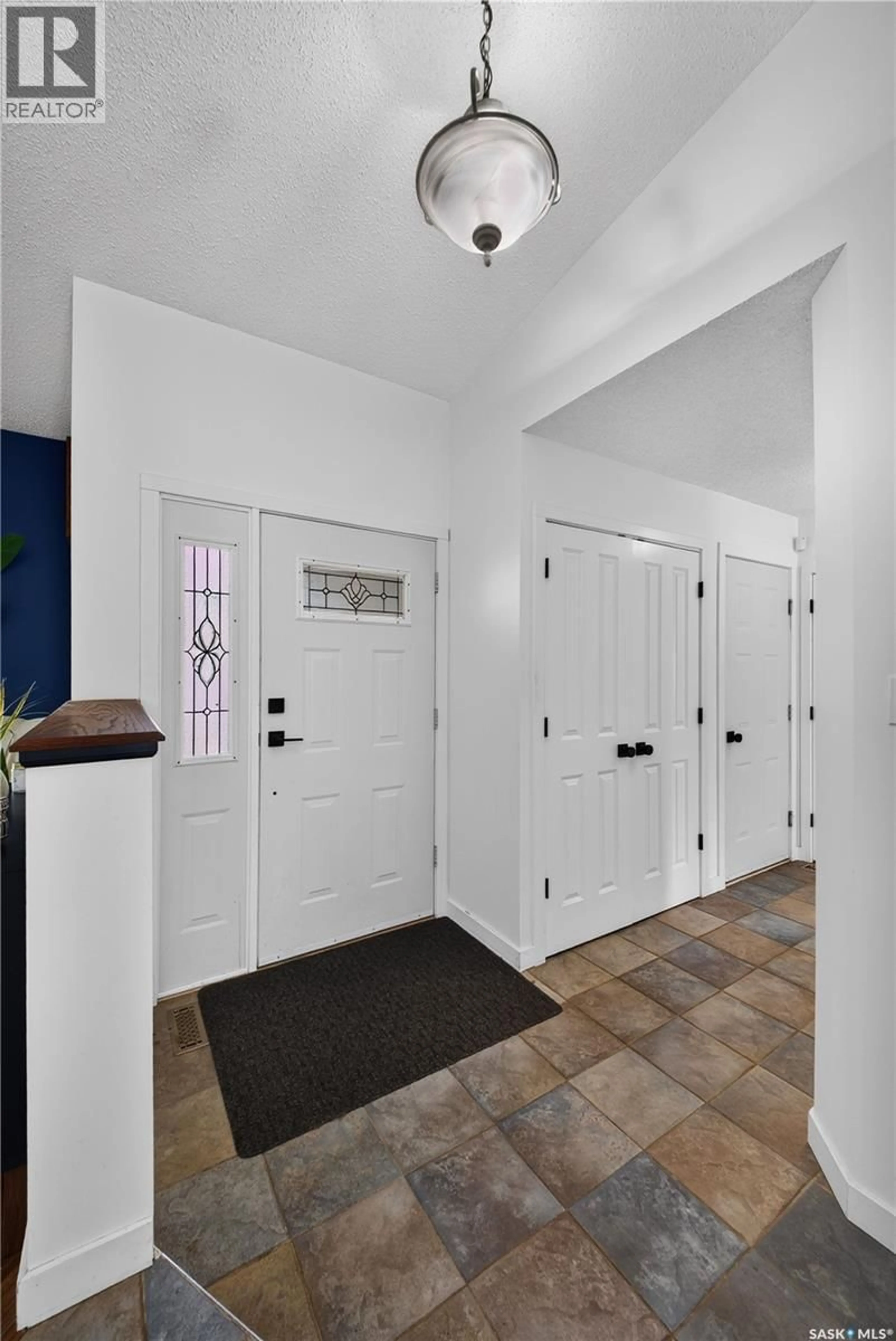 Indoor entryway for 8307 RANKIN DRIVE, Regina Saskatchewan S4Y1J4