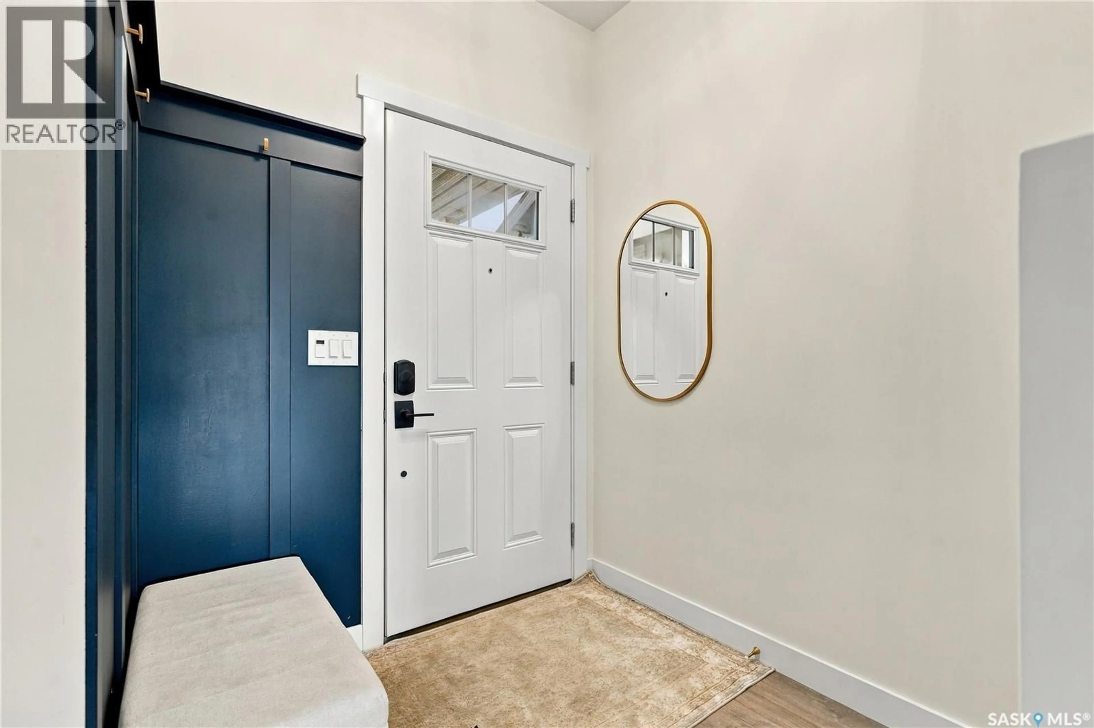 Indoor entryway for 334 STILLING MANOR, Saskatoon Saskatchewan S7V0Y8