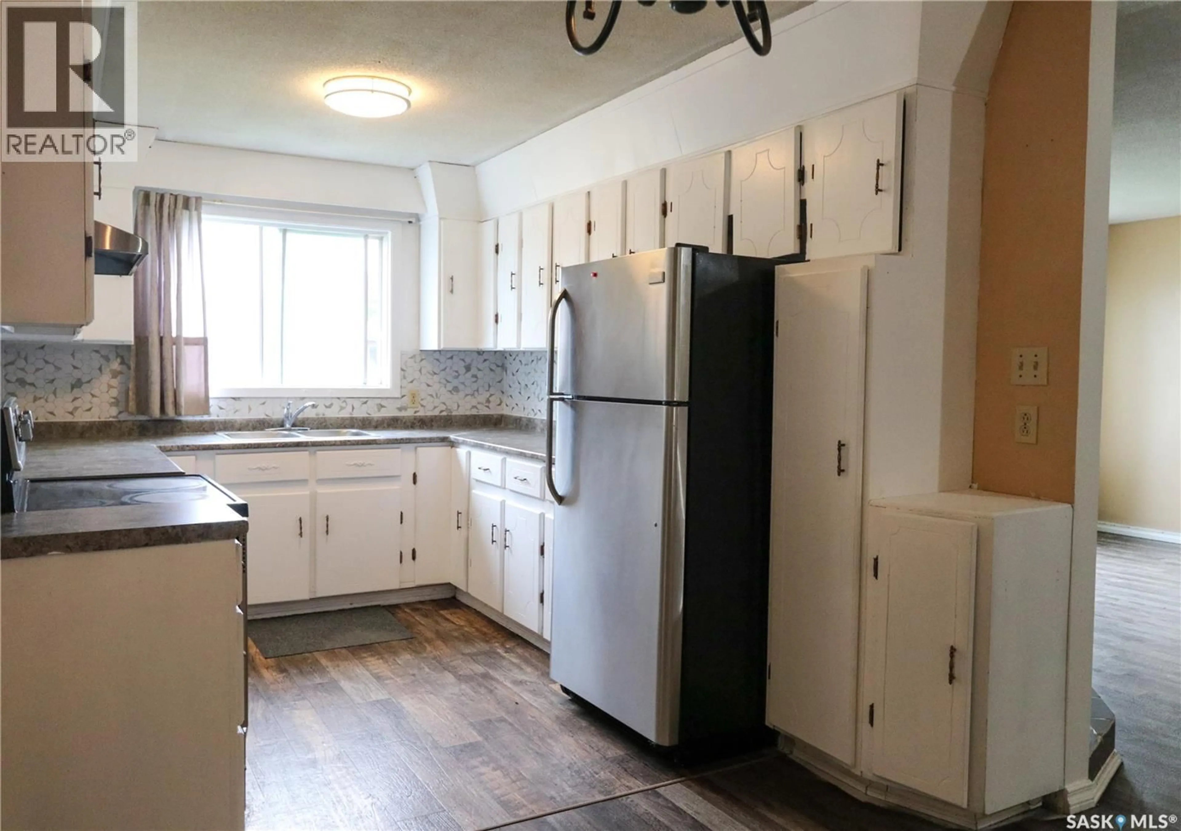 Standard kitchen, unknown for 32 CLARKE AVENUE, Yorkton Saskatchewan S3N3X5