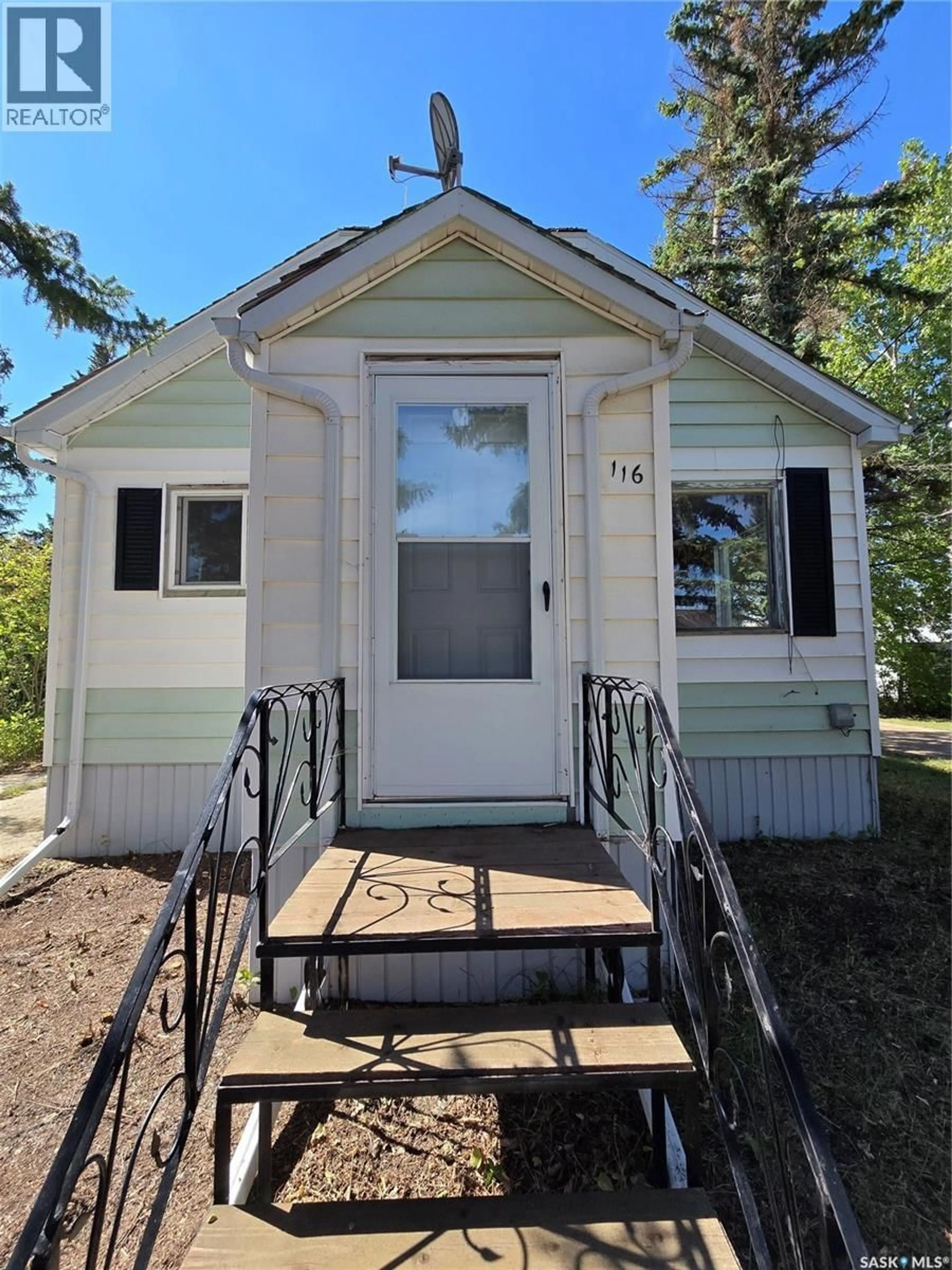 Home with vinyl exterior material, street for E - 116+120 1ST AVENUE, Montmartre Saskatchewan S0G3M0