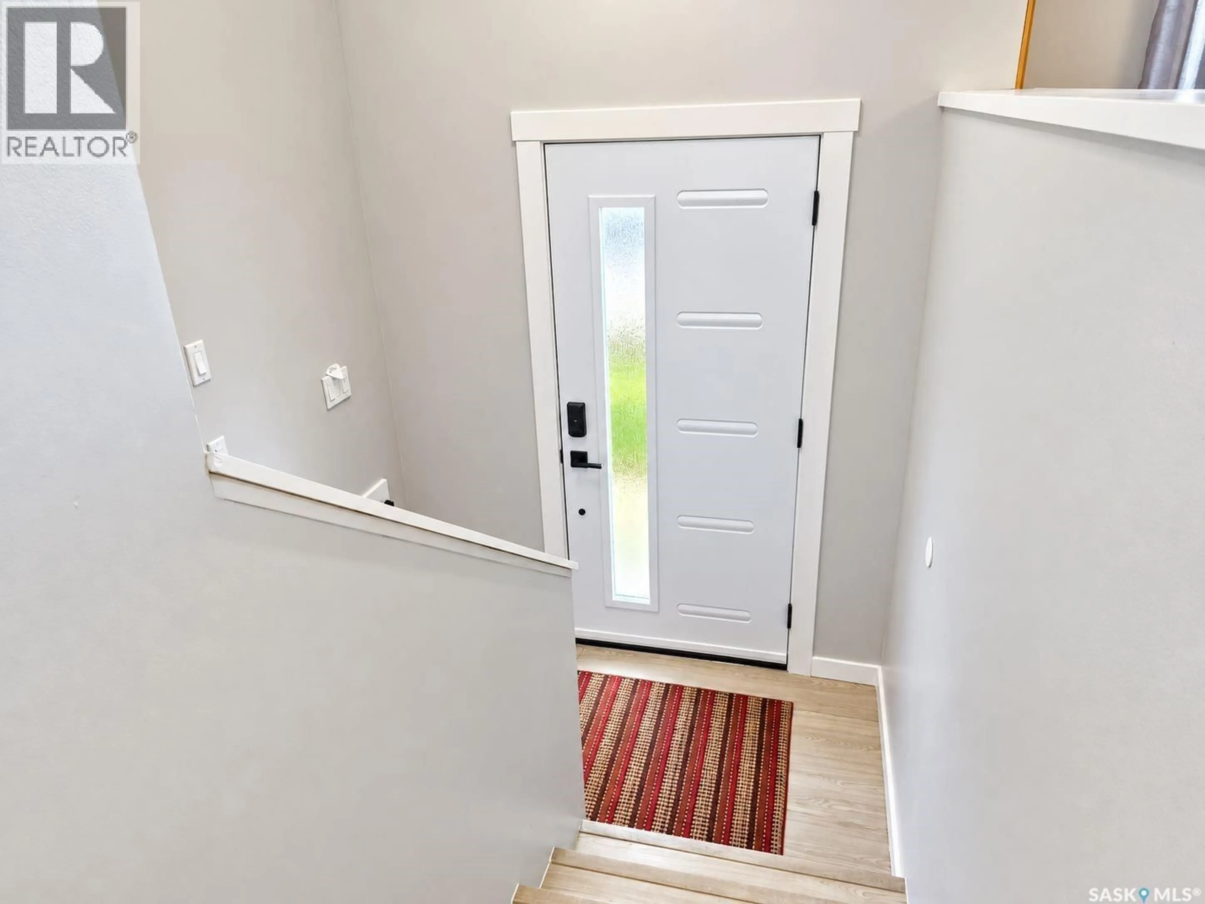 Indoor entryway for 6914 WHELAN DRIVE, Regina Saskatchewan S4X3W1