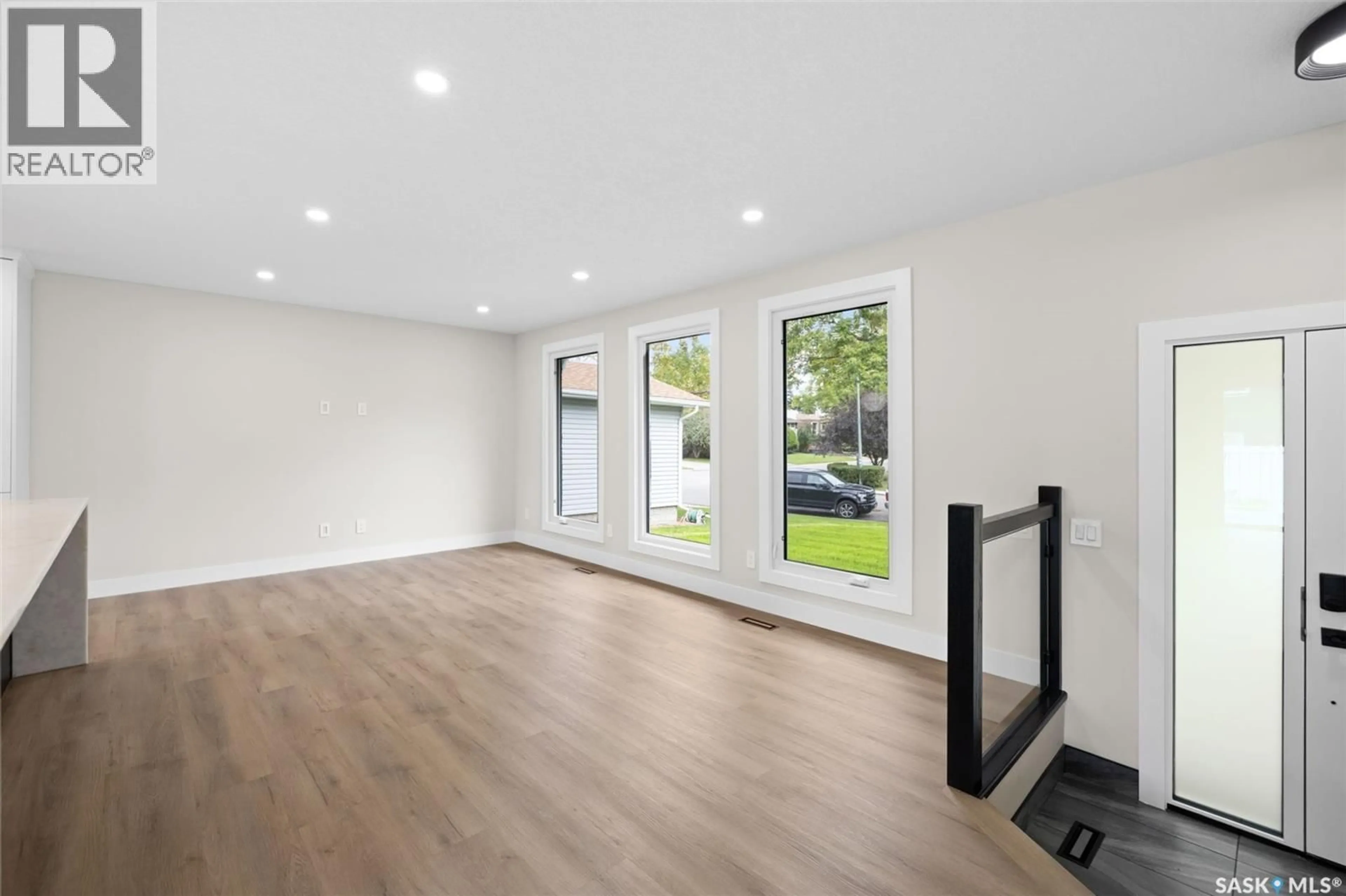 Unknown for 10 SELKIRK CRESCENT, Regina Saskatchewan S4S6J4