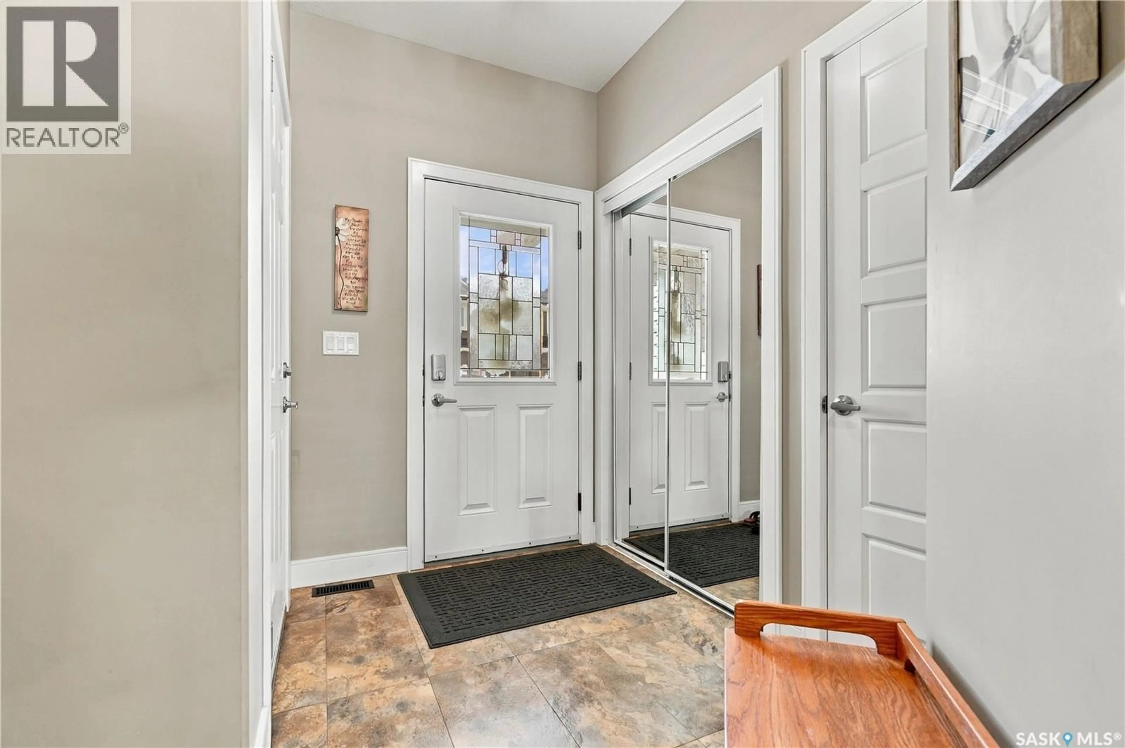 Indoor entryway for 52 115 VELTKAMP CRESCENT, Saskatoon Saskatchewan S7T0T7