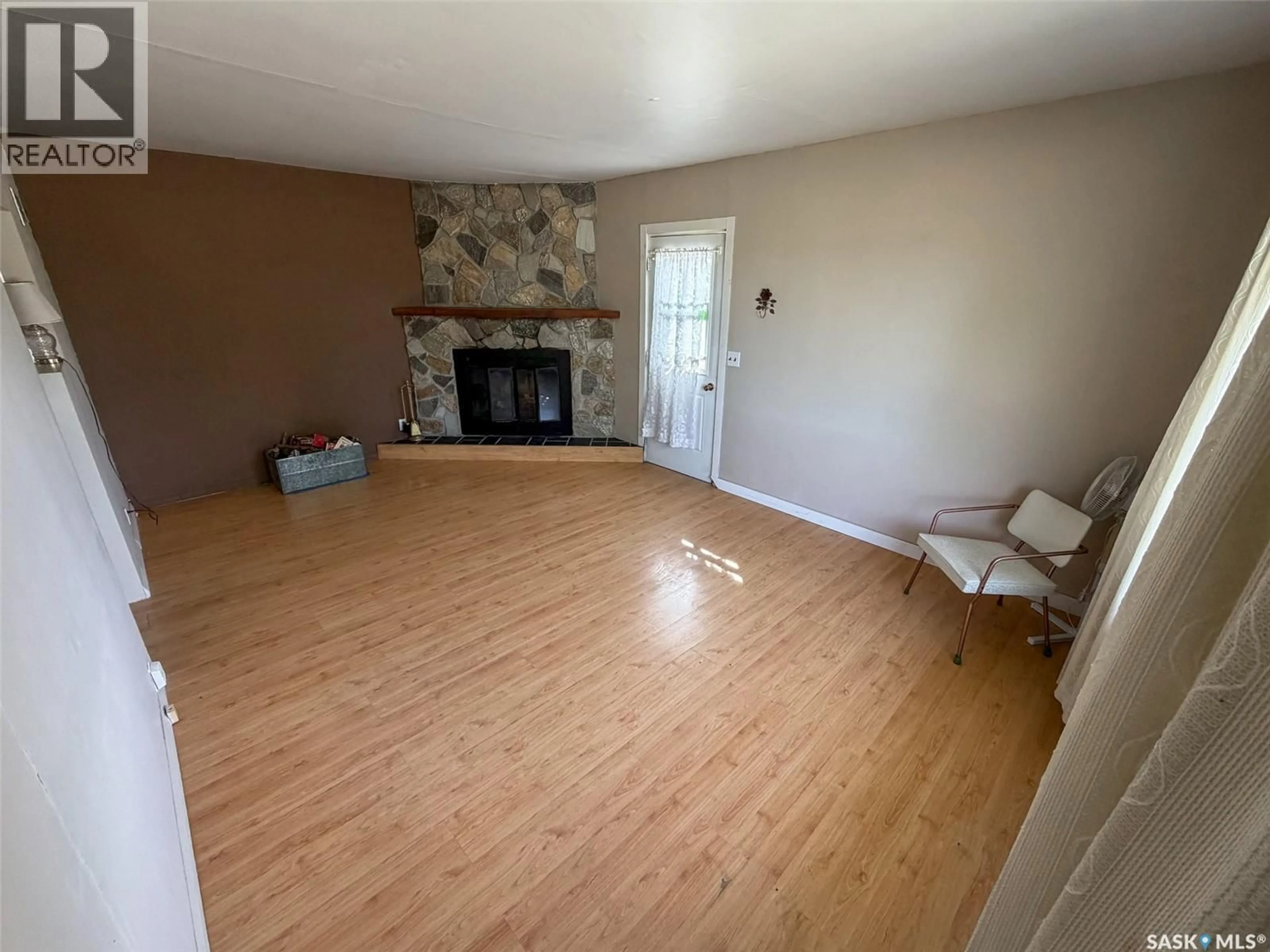A pic of a room for 108 1ST STREET, Climax Saskatchewan S0N0N0