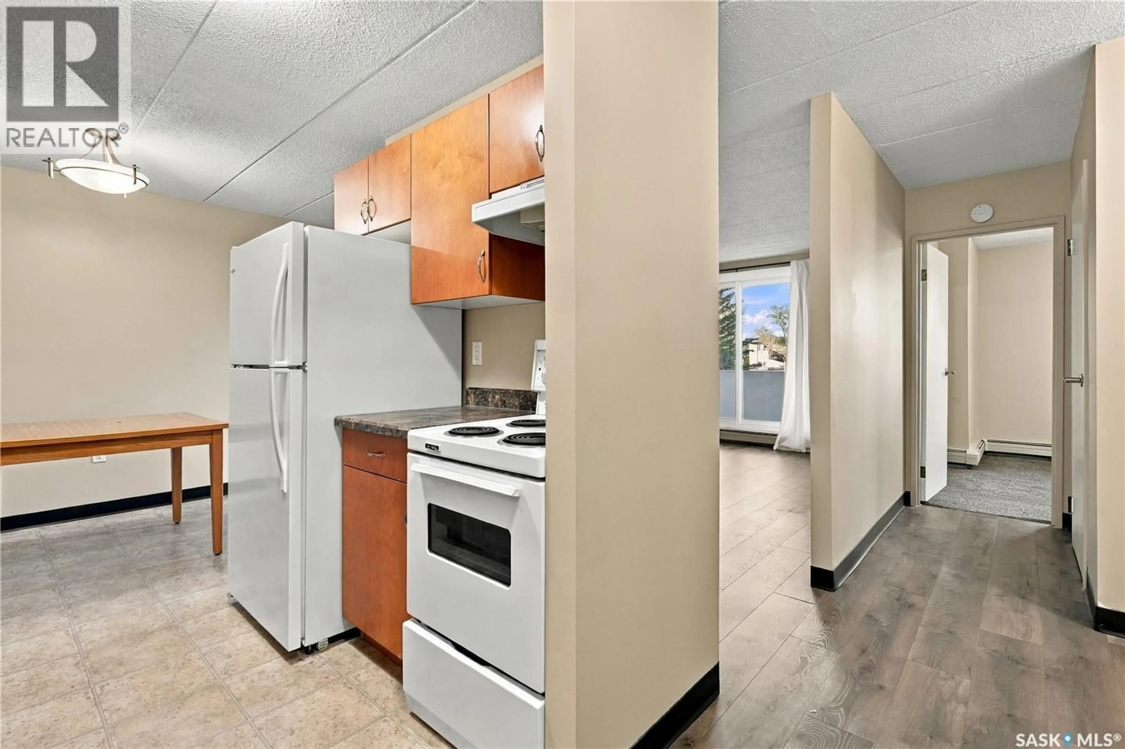 Standard kitchen, unknown for 212 - 2830 GORDON ROAD, Regina Saskatchewan S4S6A1