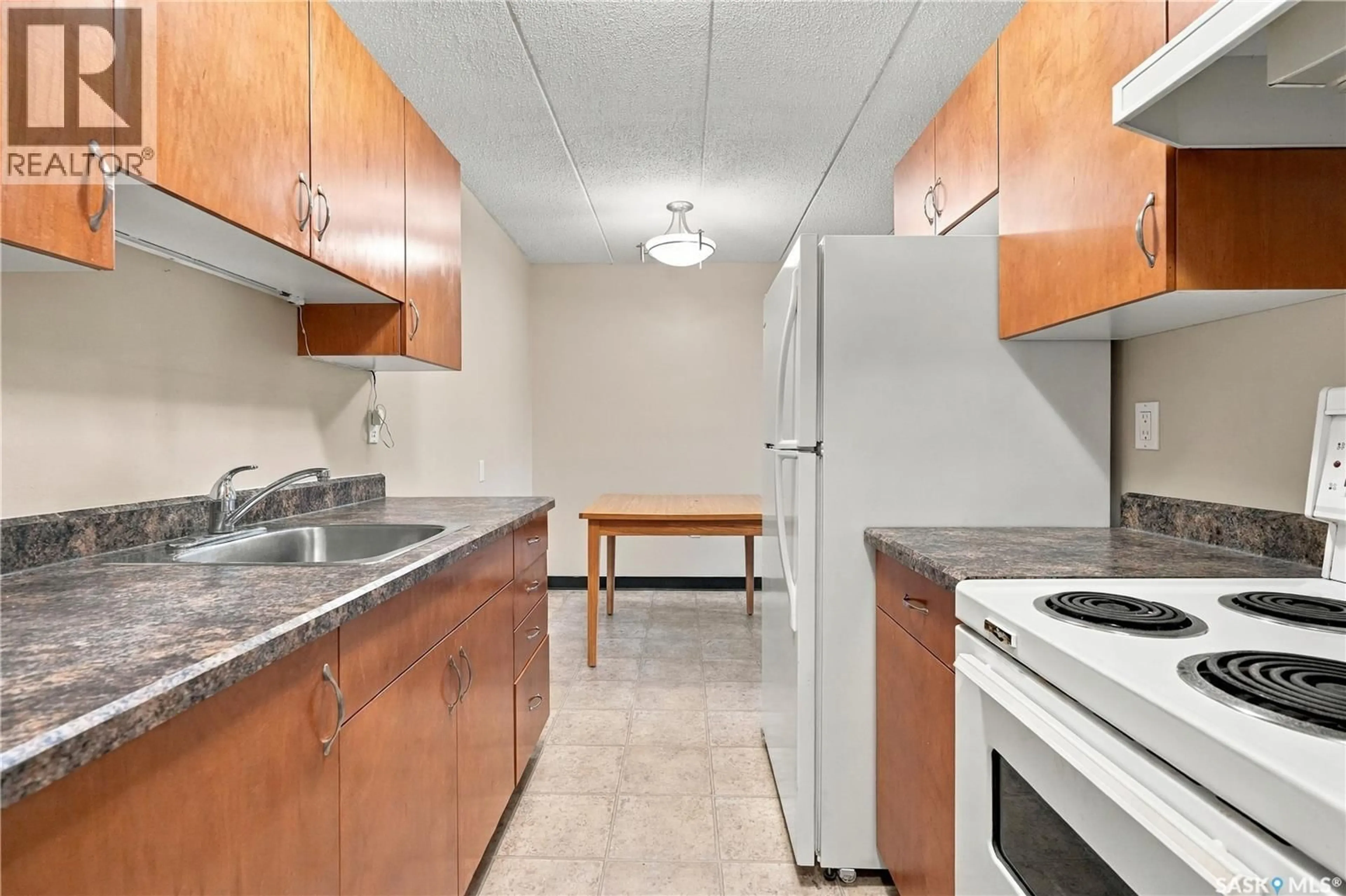 Standard kitchen, unknown for 212 - 2830 GORDON ROAD, Regina Saskatchewan S4S6A1