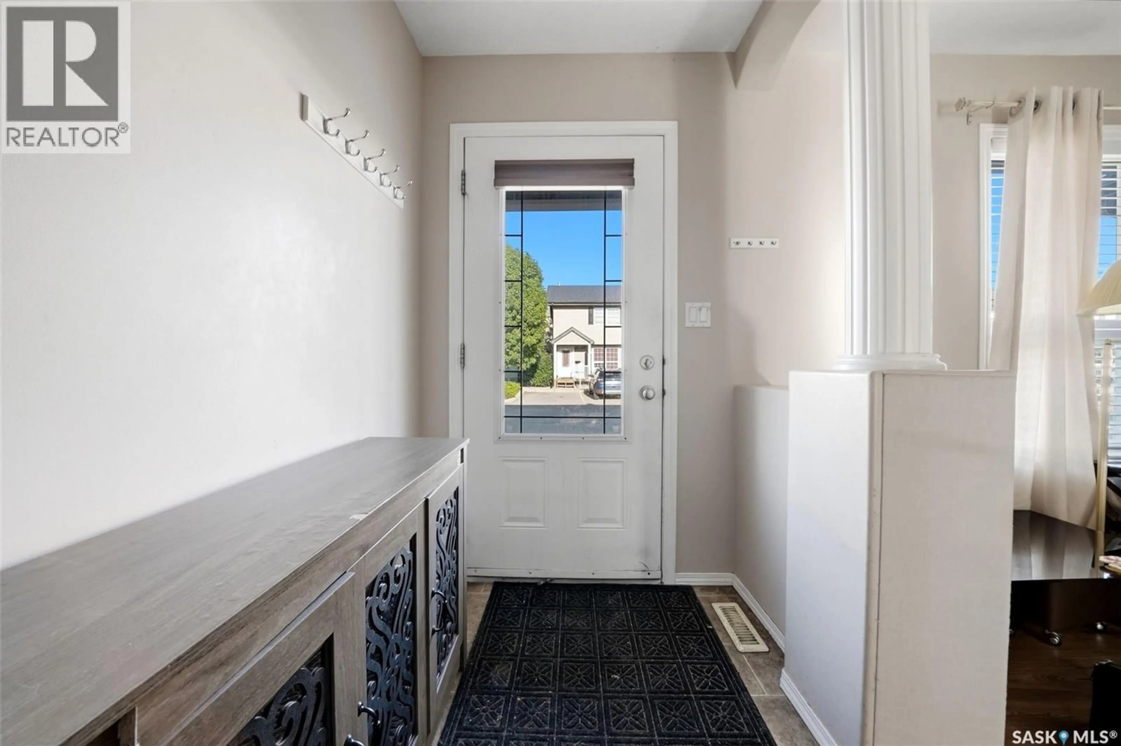 Indoor entryway for 4500 - 86 CHILD AVENUE, Regina Saskatchewan S4X0B1