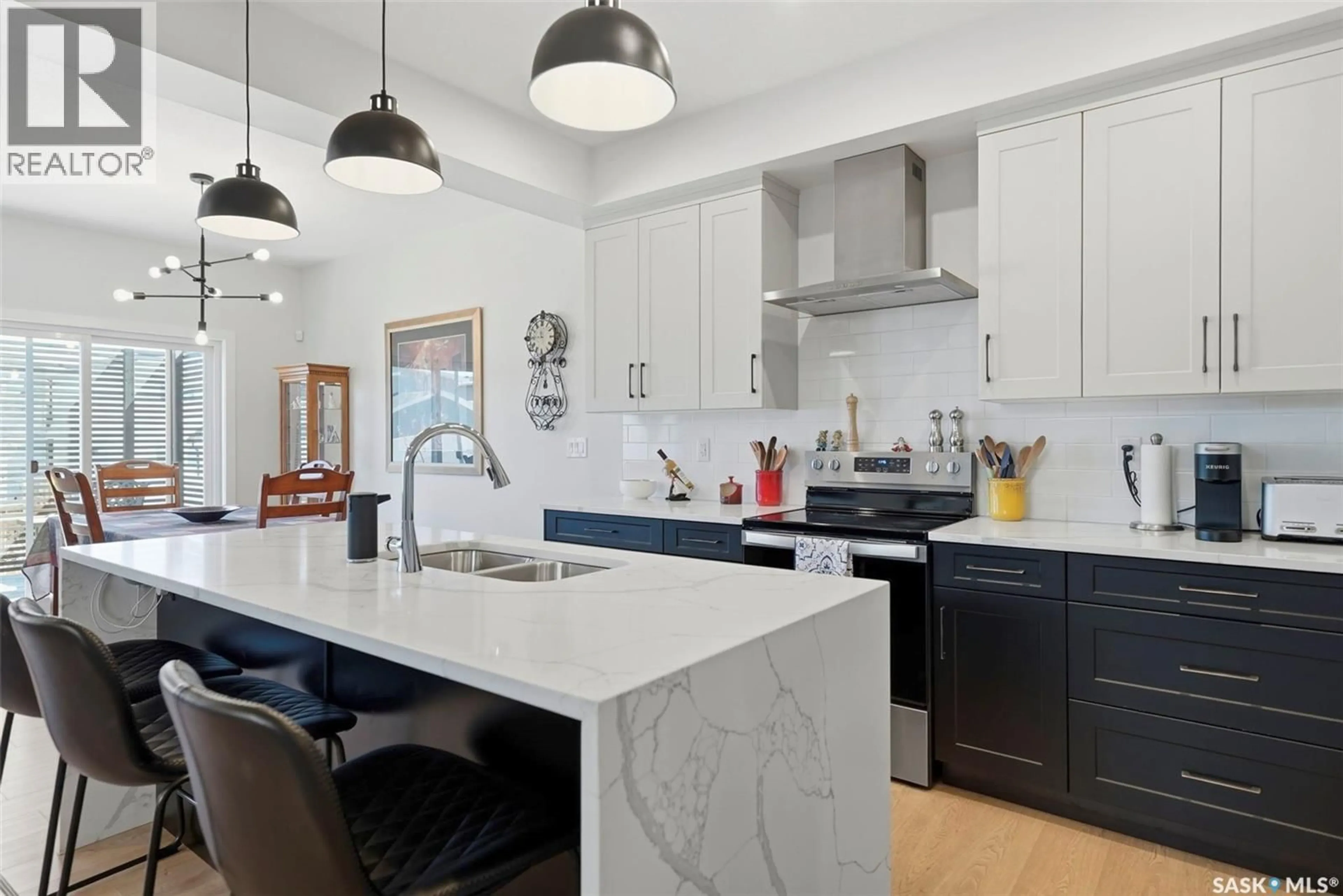 Contemporary kitchen, ceramic/tile floor for 247 PRASAD MANOR, Saskatoon Saskatchewan S7V1L5