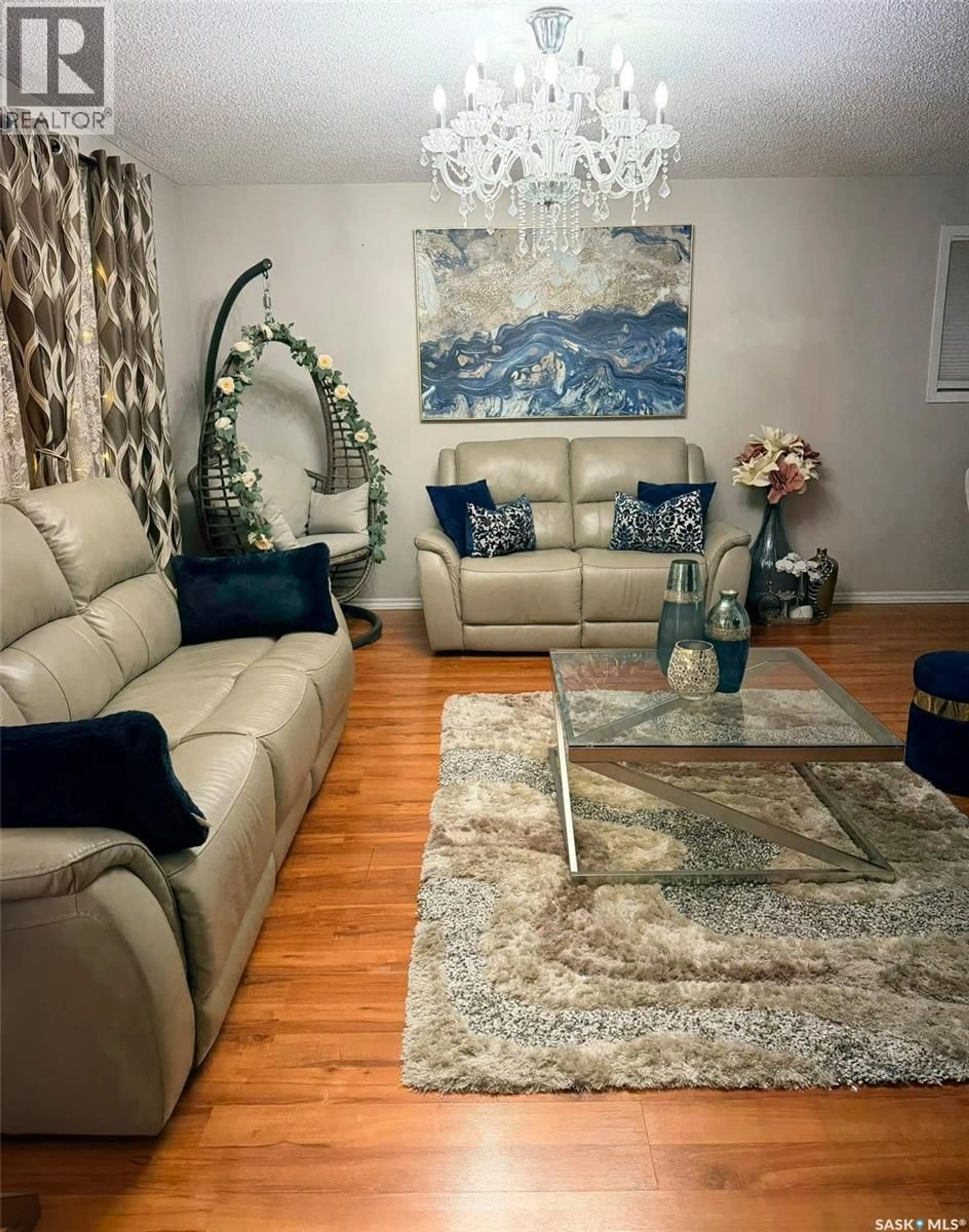 Living room with furniture, unknown for 455 KINGSMERE BOULEVARD, Saskatoon Saskatchewan S7J3T9