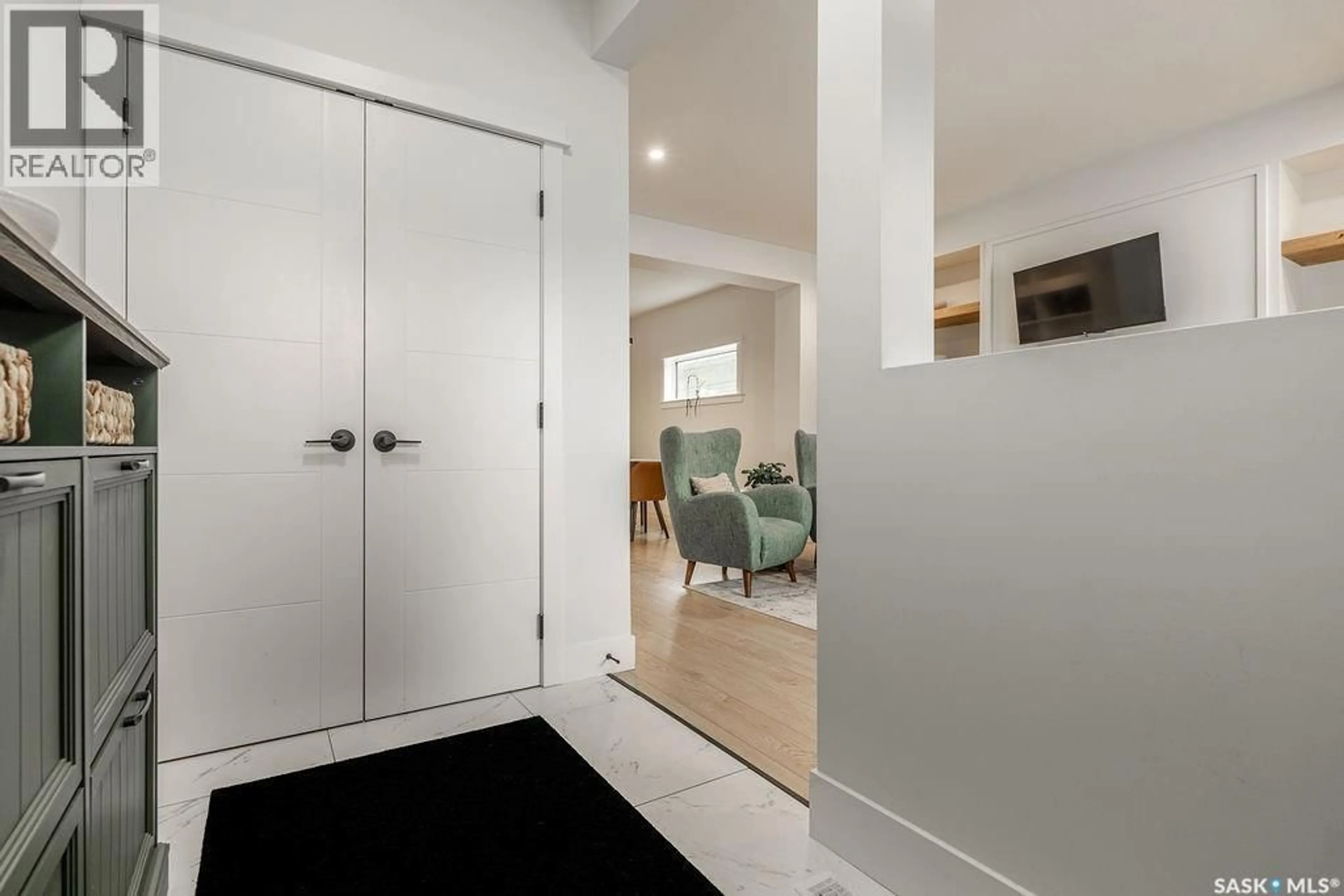 Indoor entryway for 109 BOTTOMLEY AVENUE, Saskatoon Saskatchewan S7N1L1