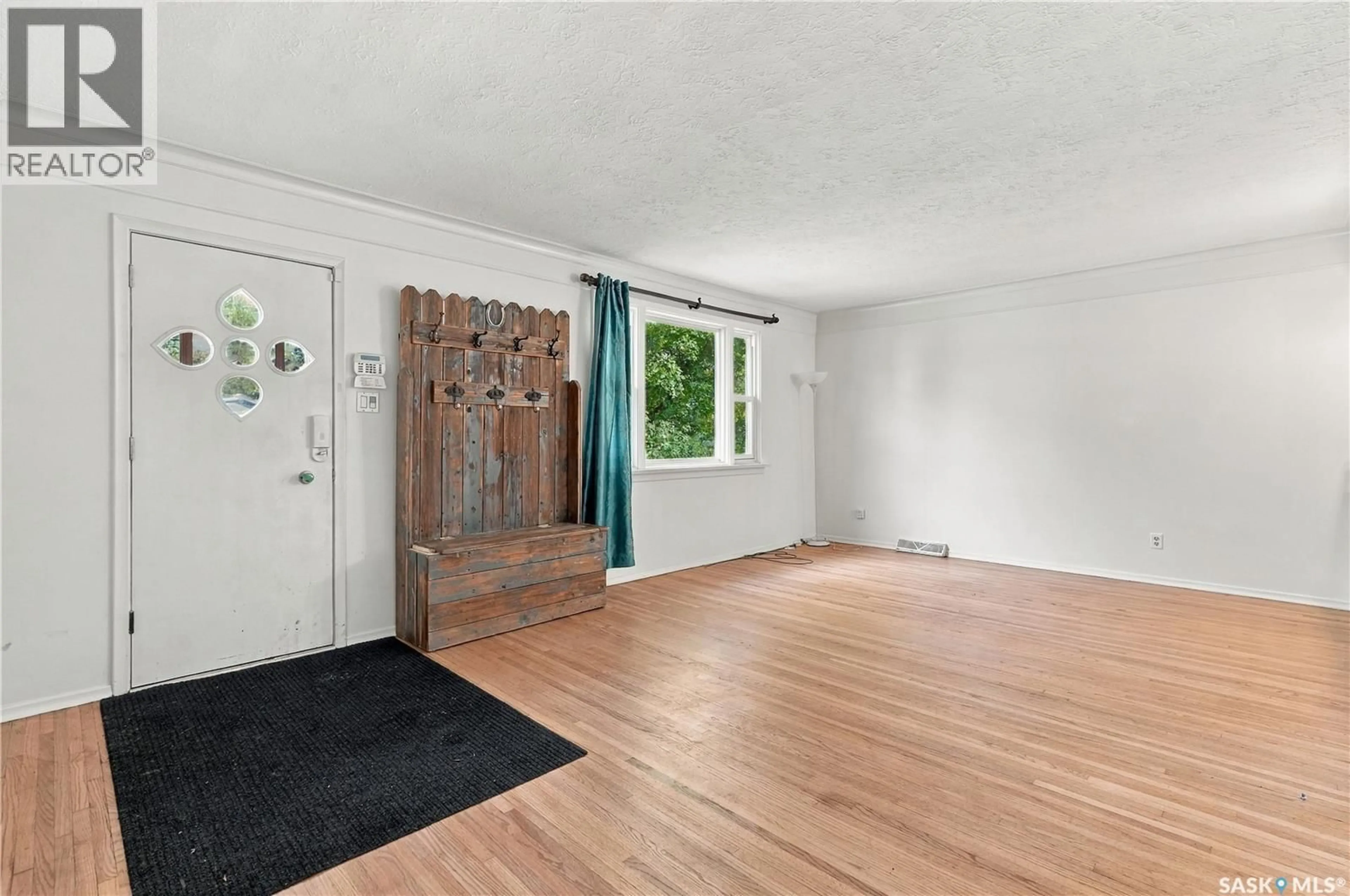 A pic of a room for 2250 MACKAY STREET, Regina Saskatchewan S4N2S8