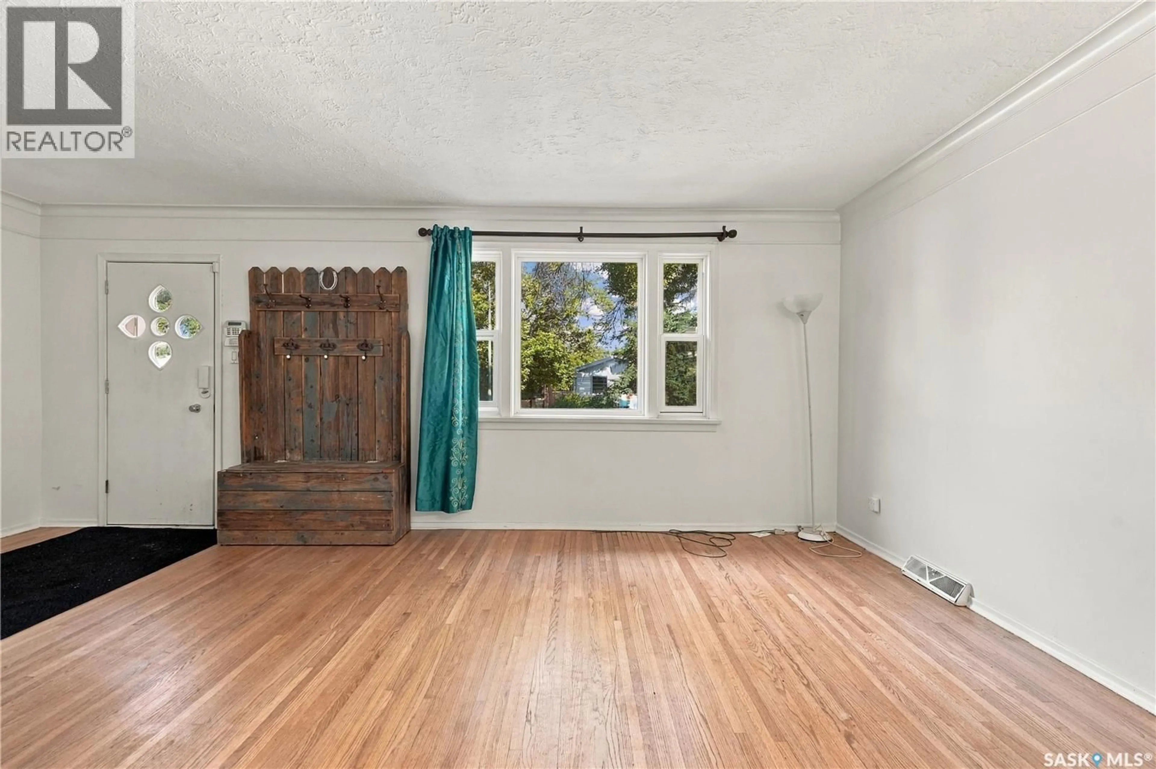 A pic of a room for 2250 MACKAY STREET, Regina Saskatchewan S4N2S8