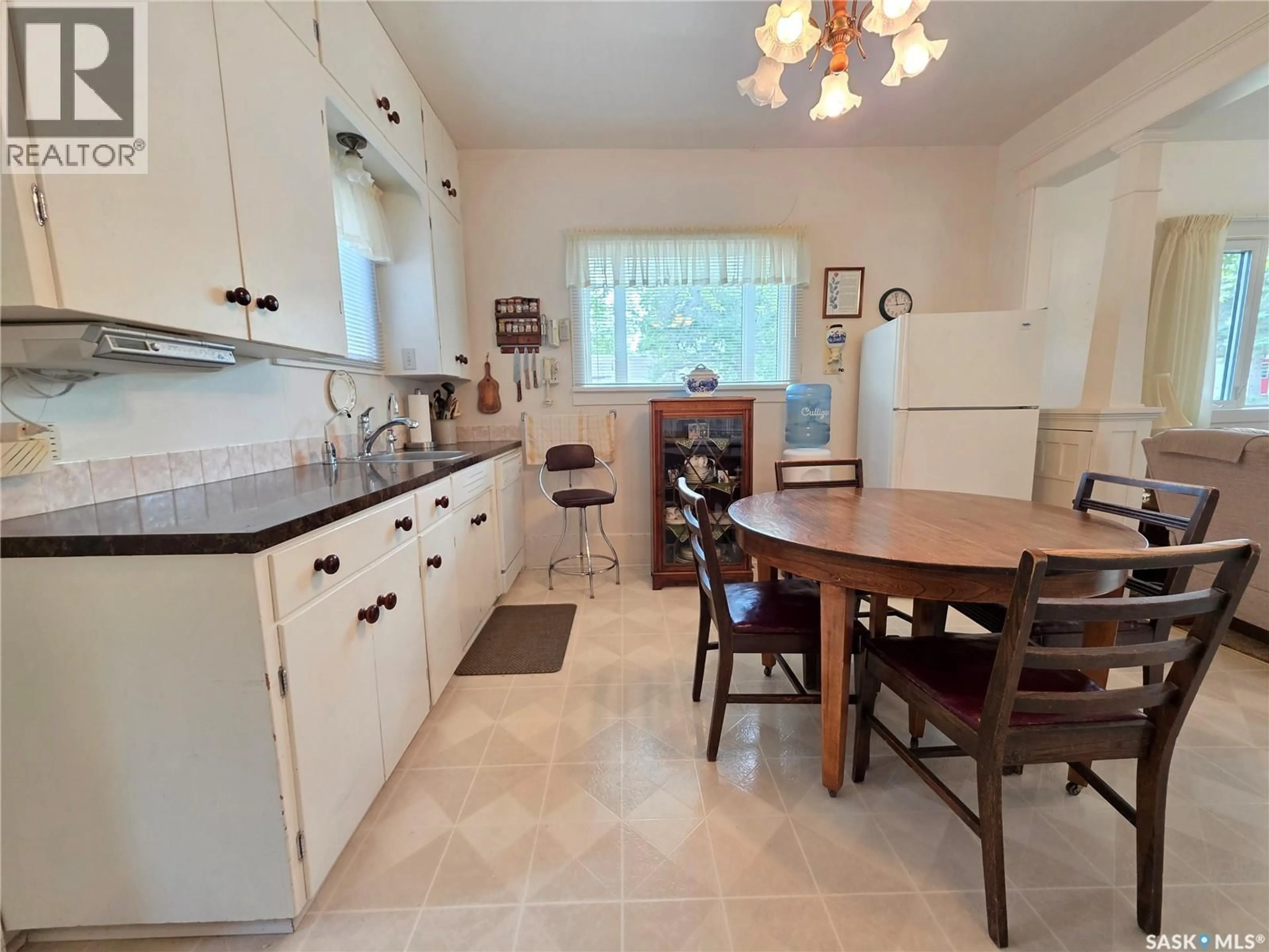 Standard kitchen, ceramic/tile floor for 503 LEONARD STREET, Herbert Saskatchewan S0H2A0