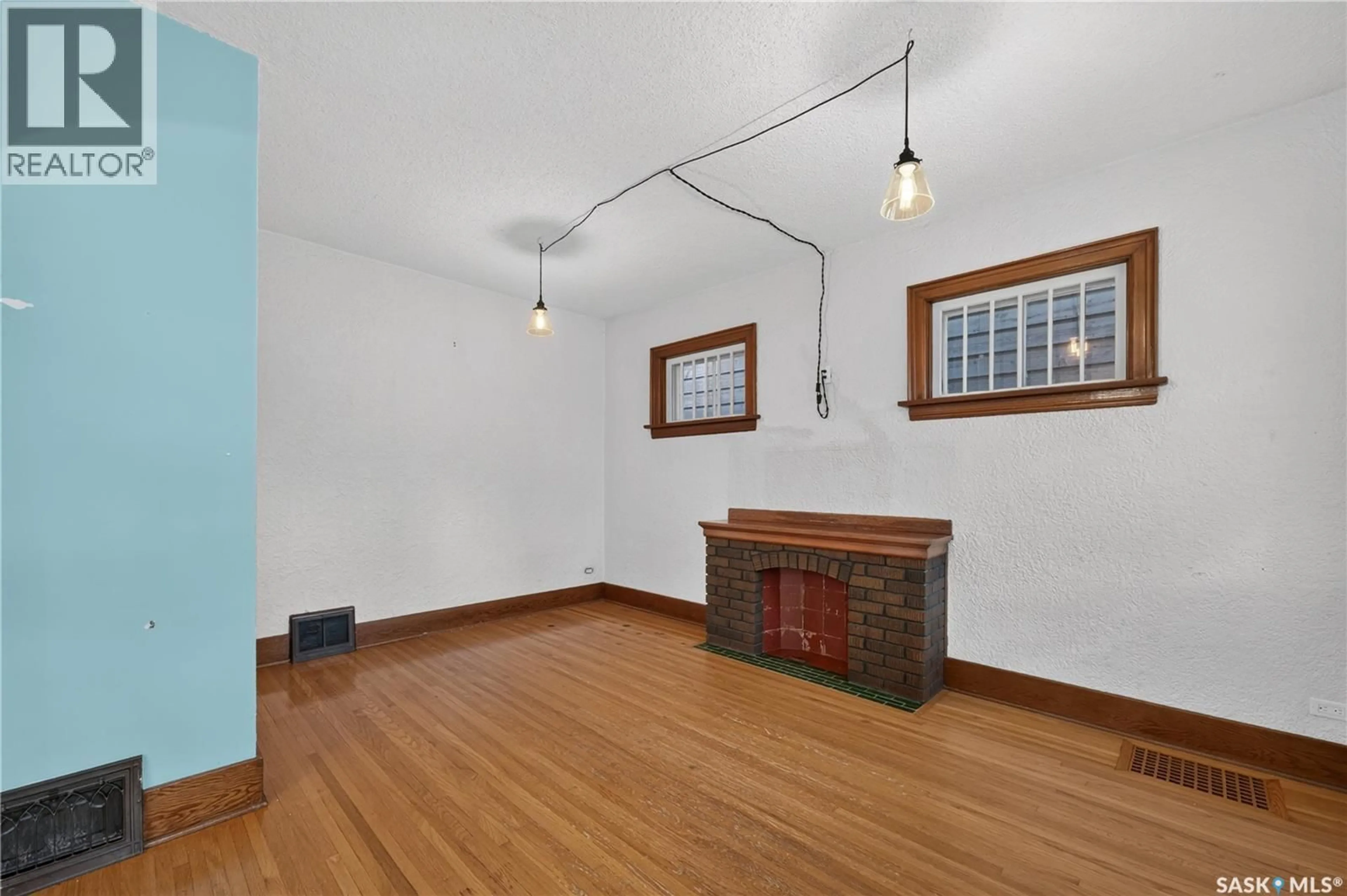 A pic of a room for 1208 COLLEGE AVENUE, Regina Saskatchewan S4P1A9