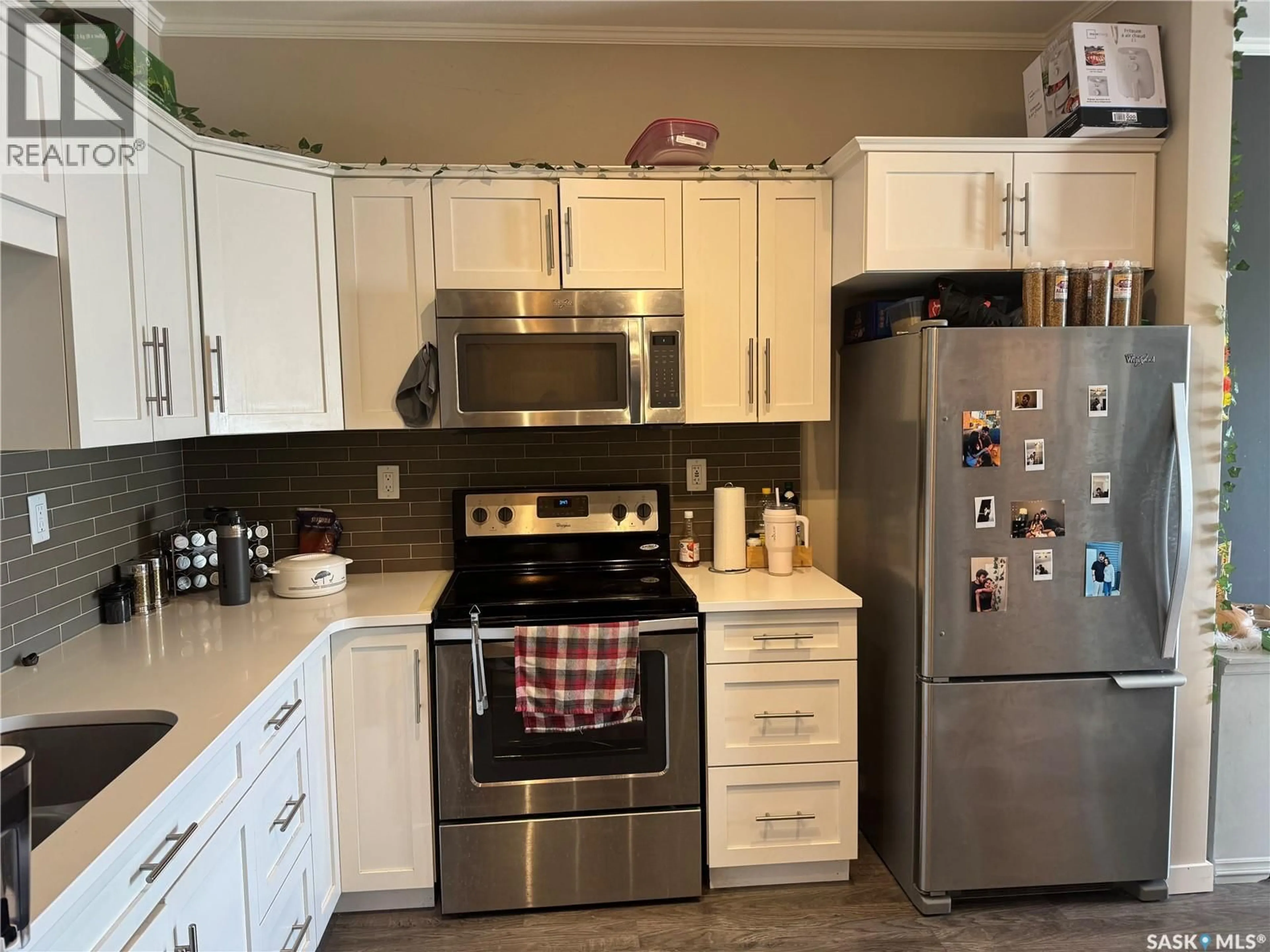 Standard kitchen, unknown for 210 - 720 BALTZAN BOULEVARD, Saskatoon Saskatchewan S7W0W6