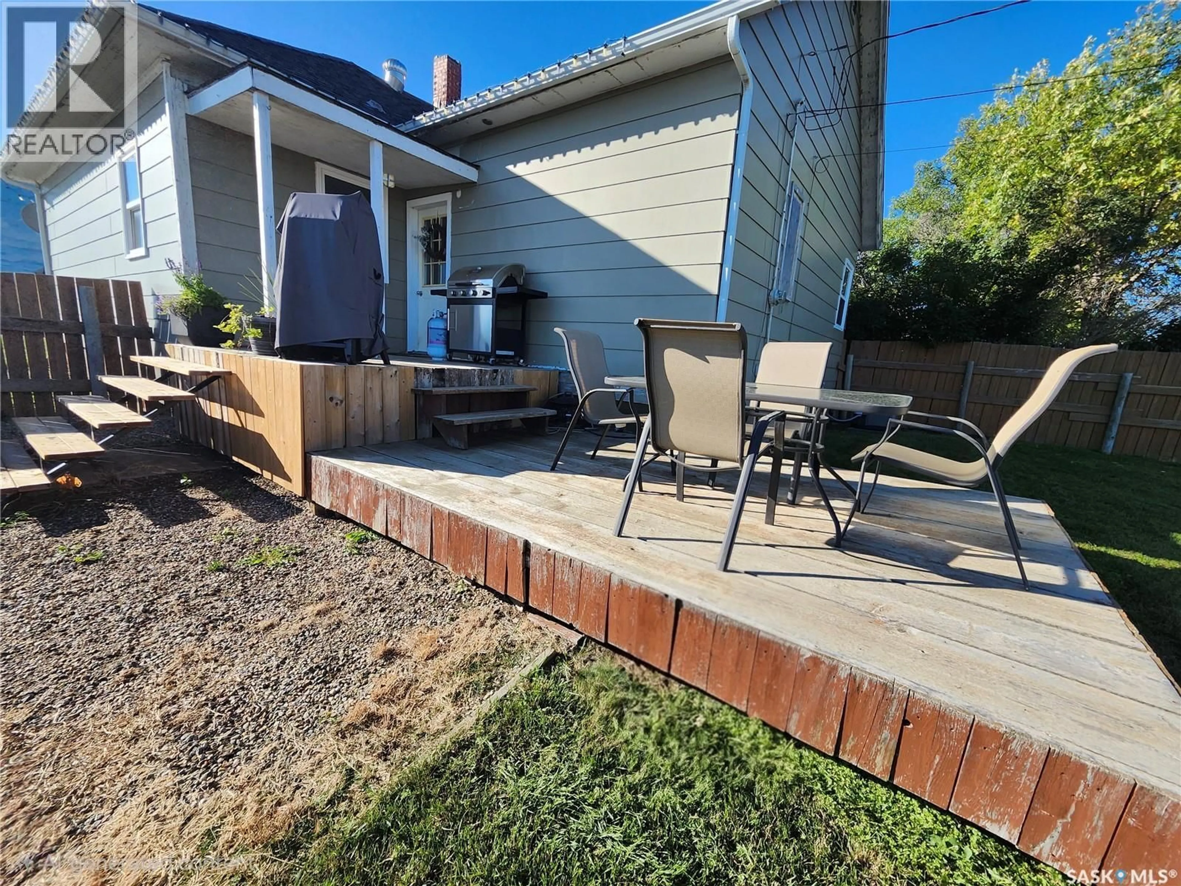 Patio, street for 201 1ST STREET, Cabri Saskatchewan S0N0J0