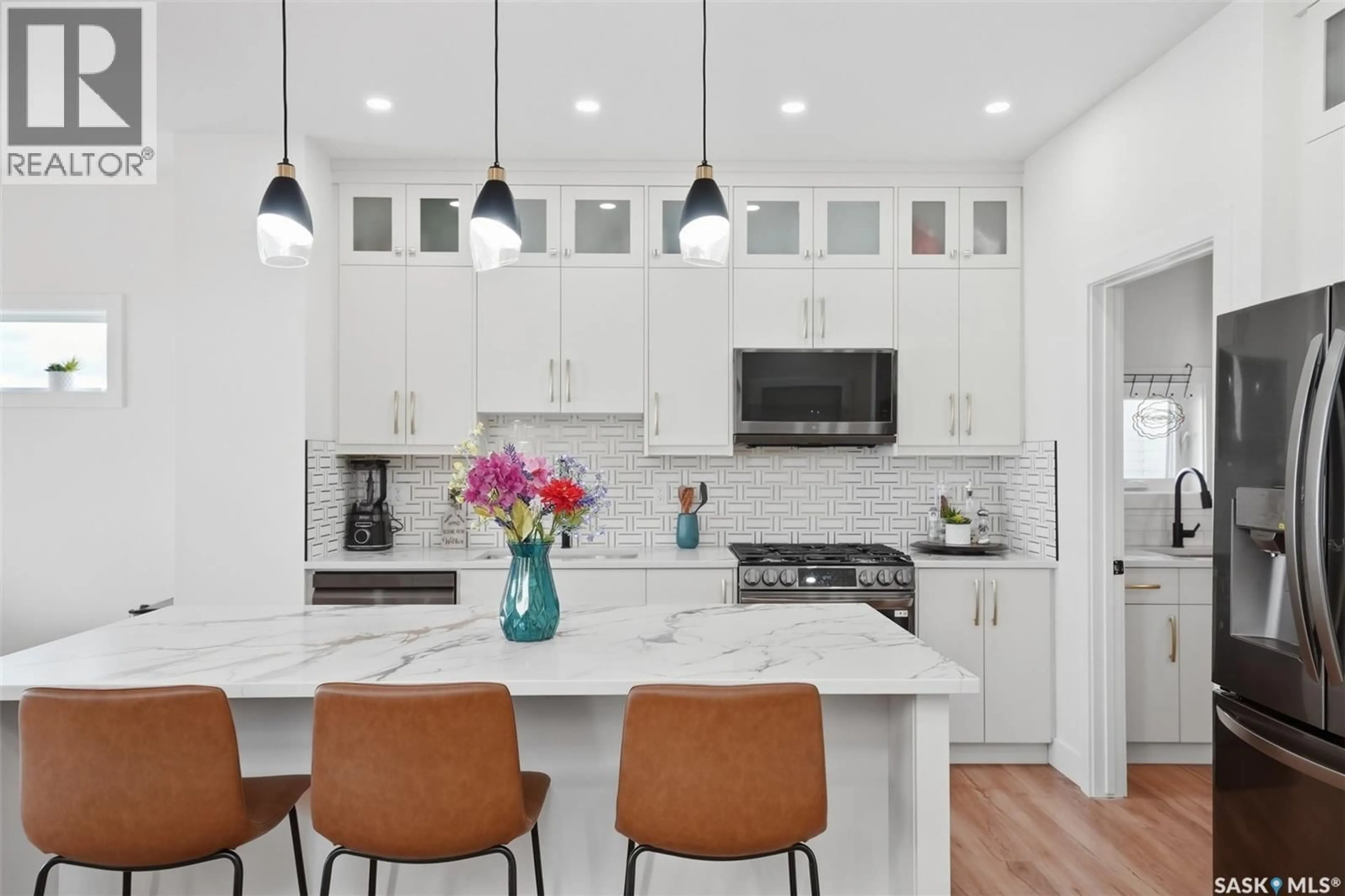 Contemporary kitchen, ceramic/tile floor for 559 KALRA STREET, Saskatoon Saskatchewan S7W1E7
