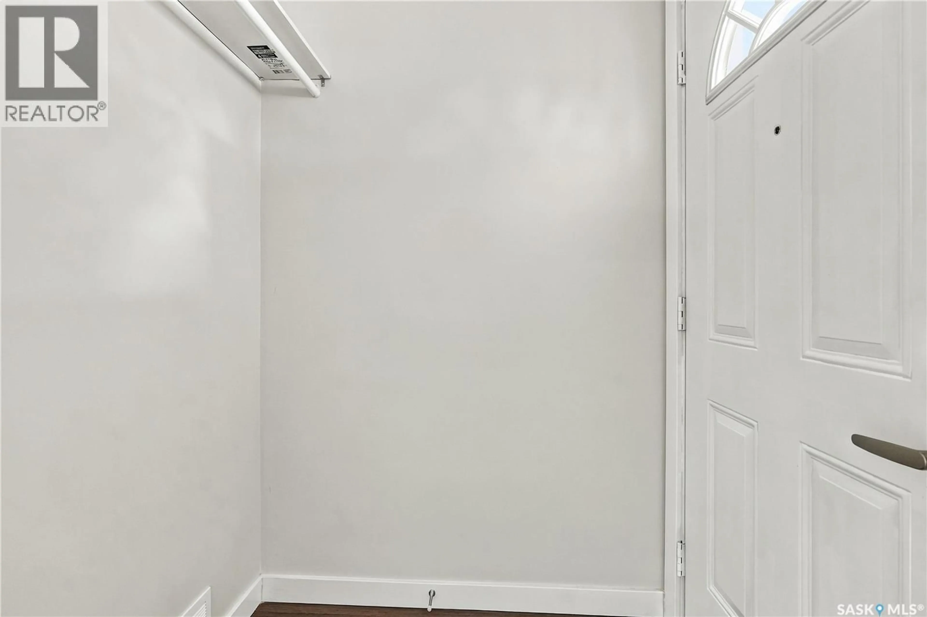 A pic of a room for 2716 WINNIPEG STREET, Regina Saskatchewan S4P1H9