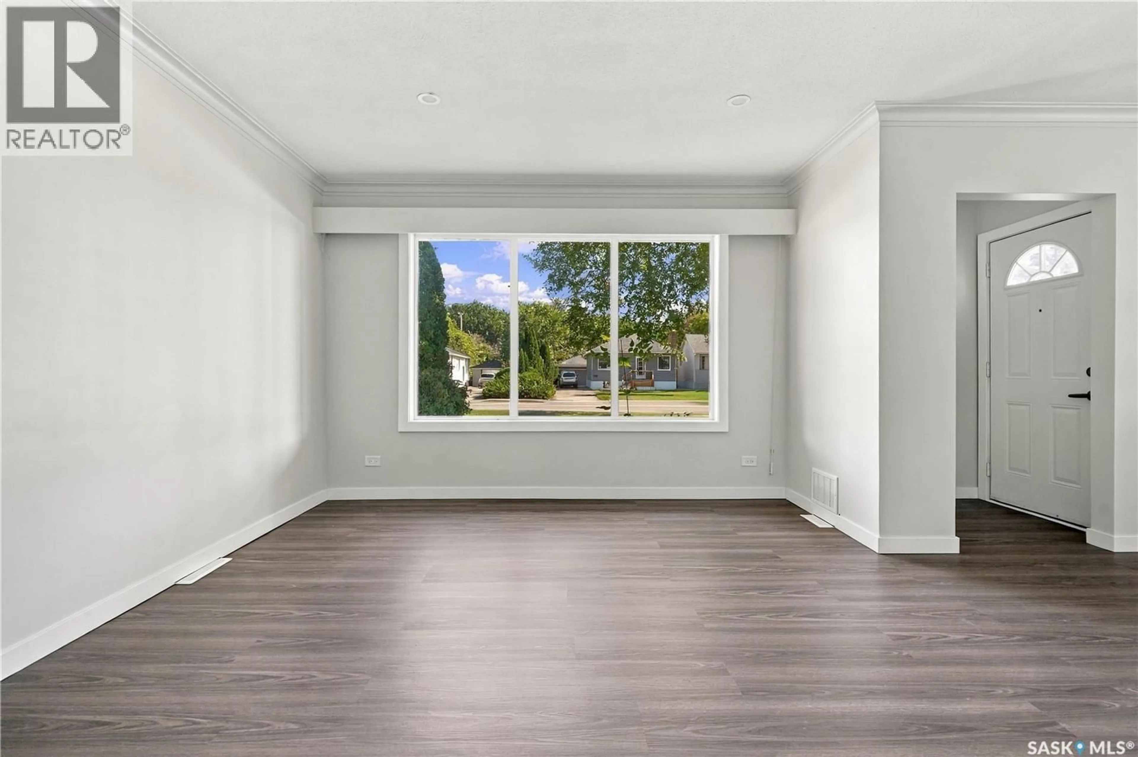 A pic of a room for 2716 WINNIPEG STREET, Regina Saskatchewan S4P1H9
