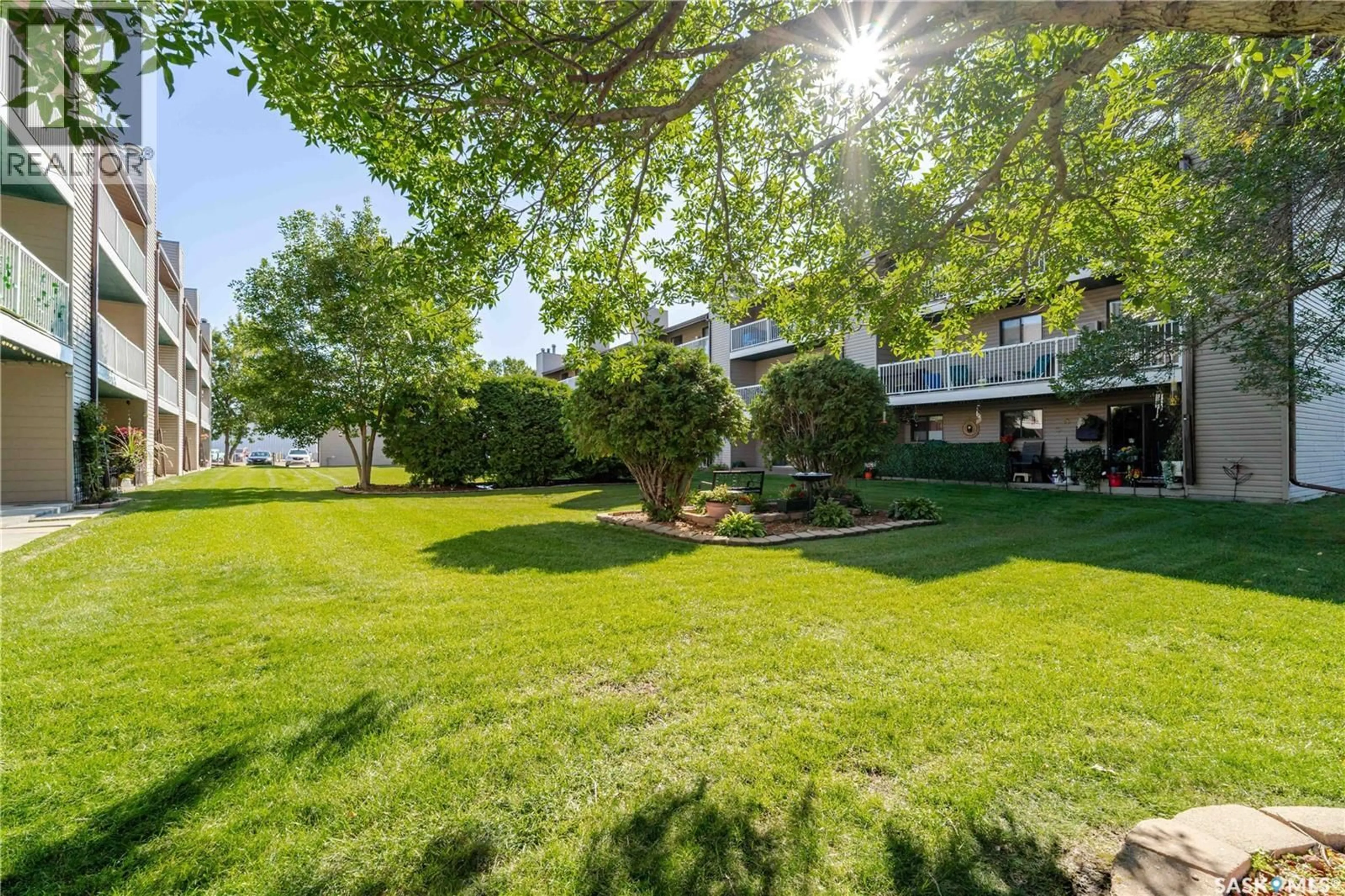 Patio, water/lake/river/ocean view for 309B WOOD LILY DRIVE, Moose Jaw Saskatchewan S6J1H1