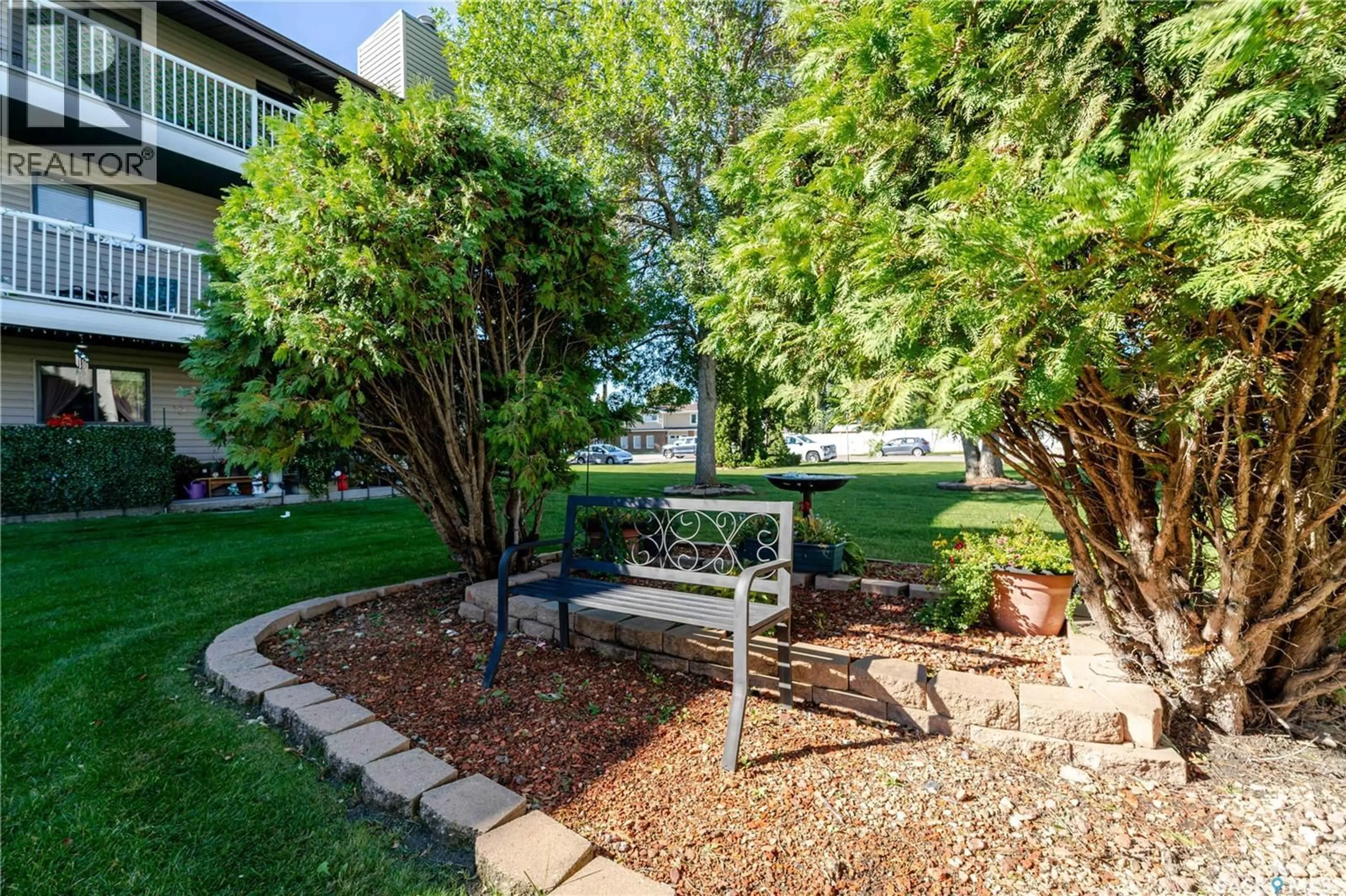 Patio, unknown for 309B WOOD LILY DRIVE, Moose Jaw Saskatchewan S6J1H1