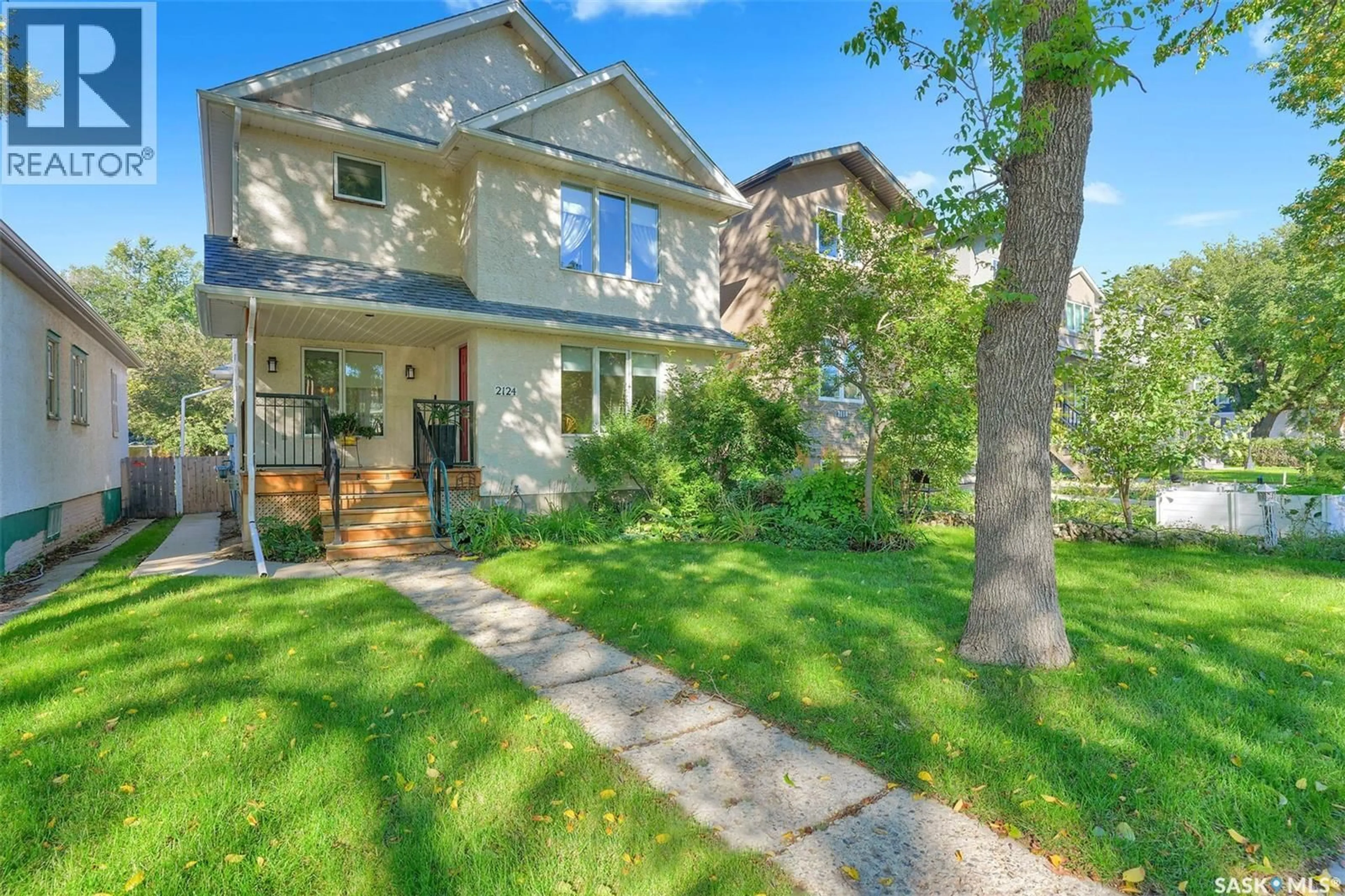 Patio, street for 2124 PRINCESS STREET, Regina Saskatchewan S4V3Z6