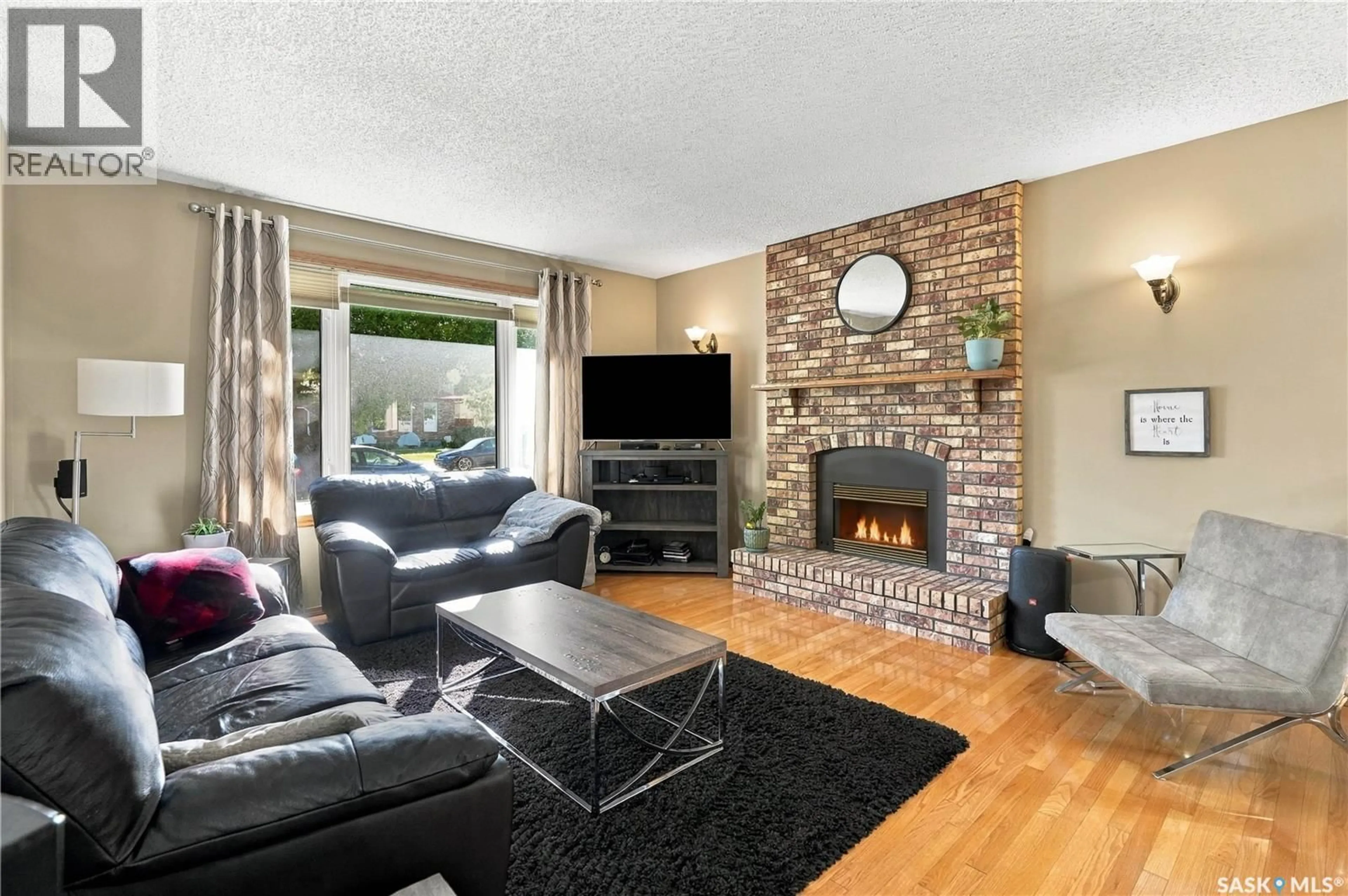 Living room with furniture, unknown for 246 HANSEN DRIVE, Regina Saskatchewan S4X2Y6