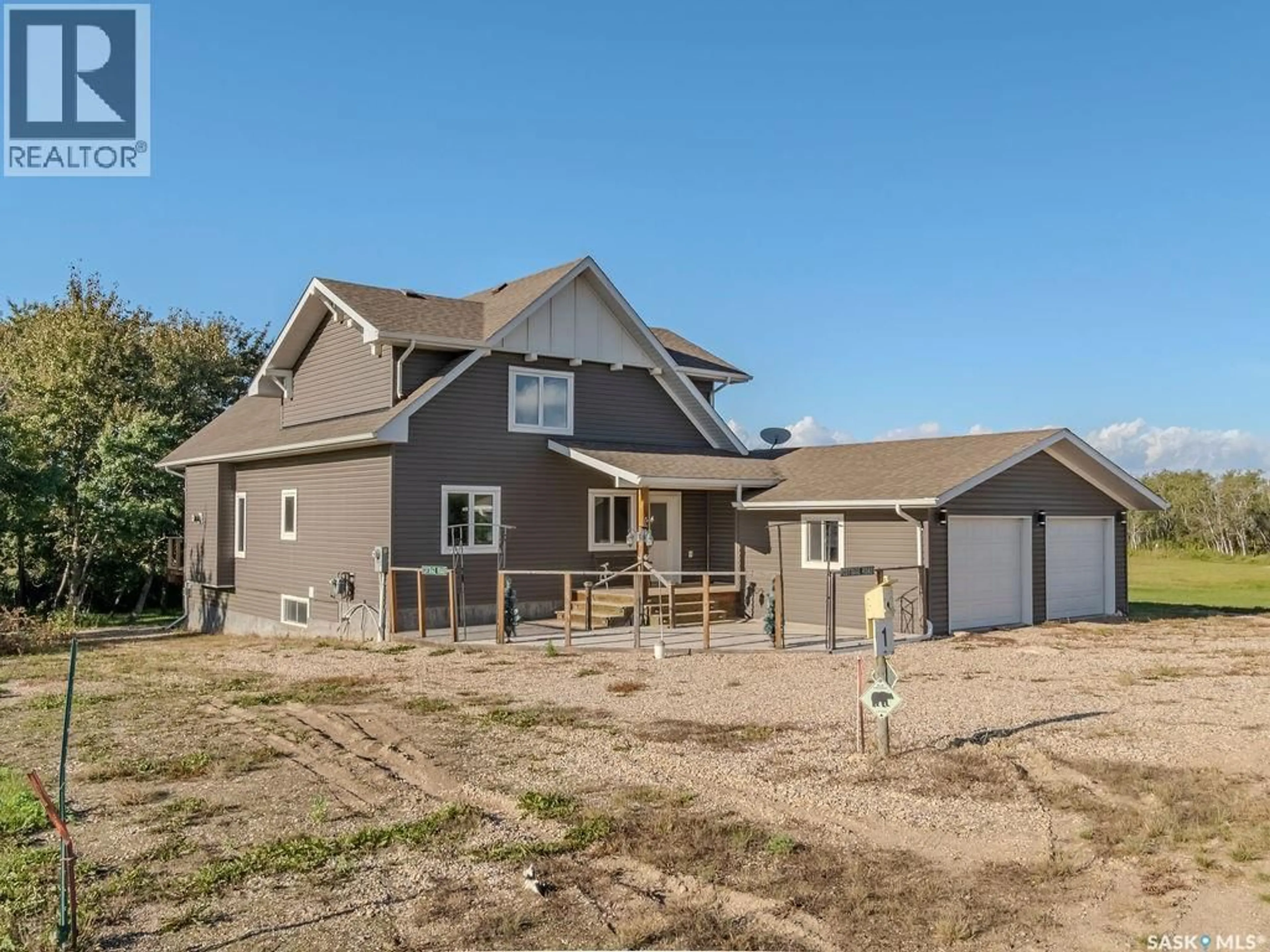 Home with vinyl exterior material, building for 1&2 PELICAN LANE, Humboldt Lake Saskatchewan S0K2A0