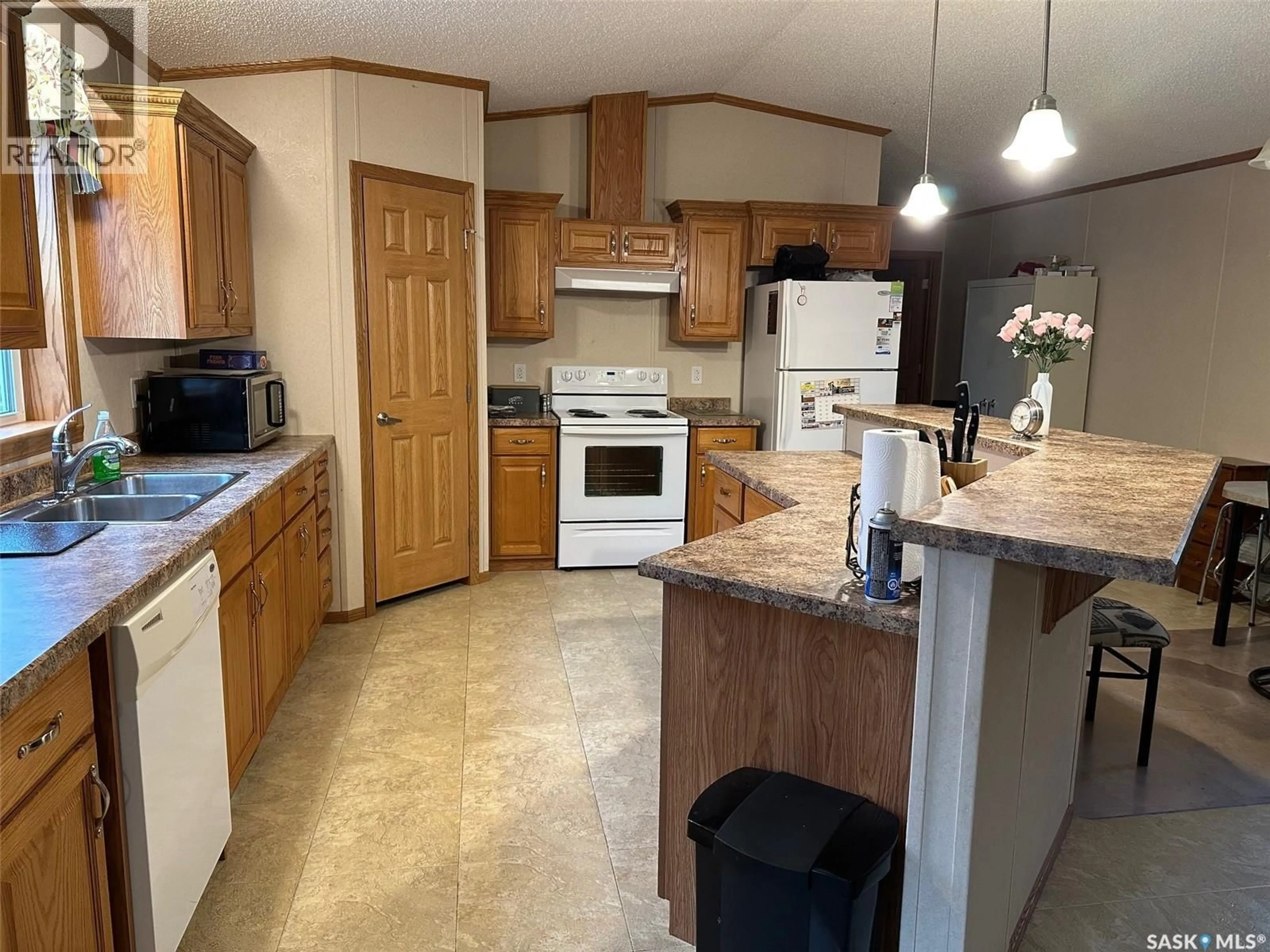 Open concept kitchen, ceramic/tile floor for 211 NORTH STREET, Stoughton Saskatchewan S0G4T0