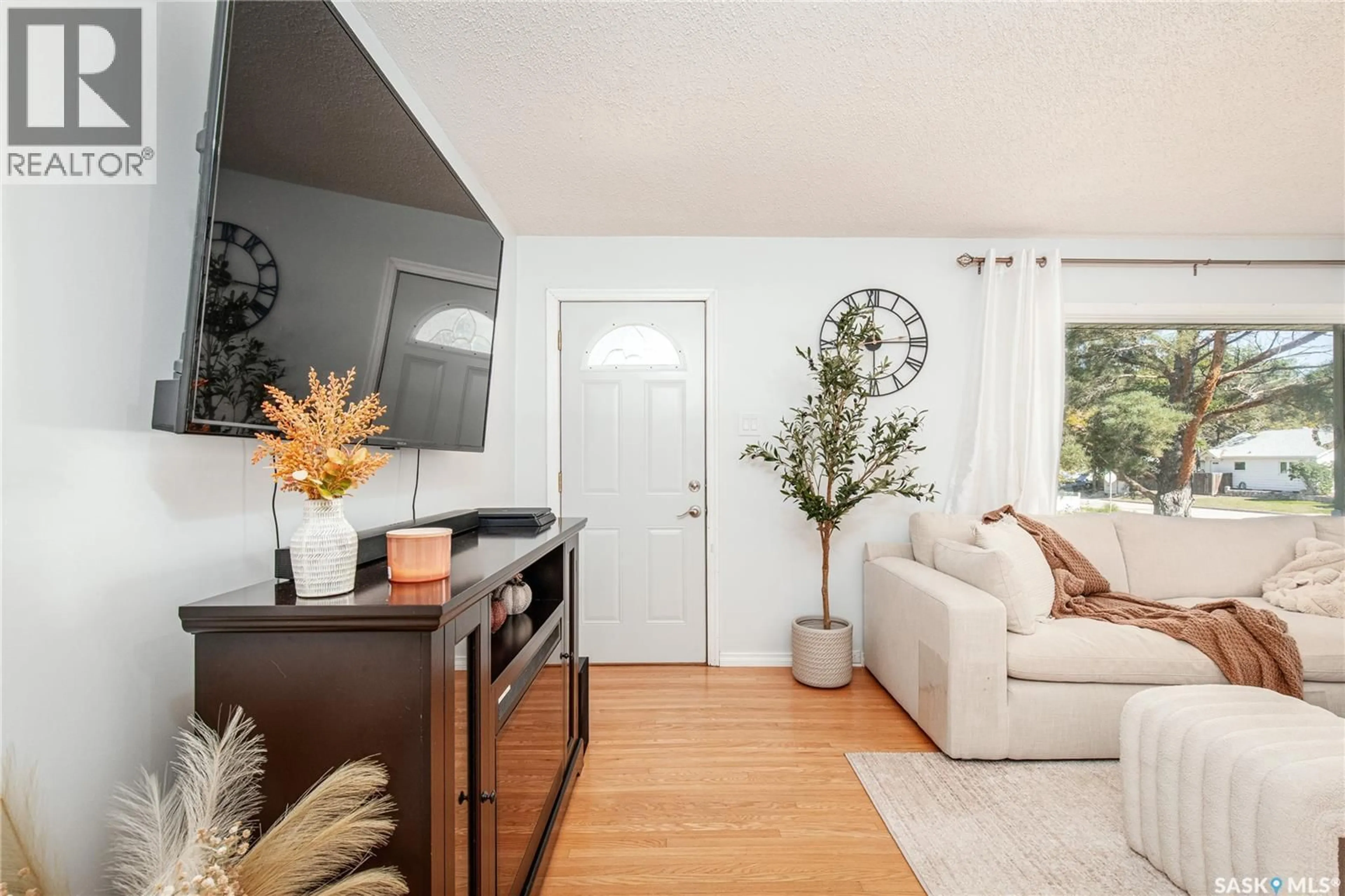 Living room with furniture, unknown for 1005 COTEAU STREET, Moose Jaw Saskatchewan S6H5G3
