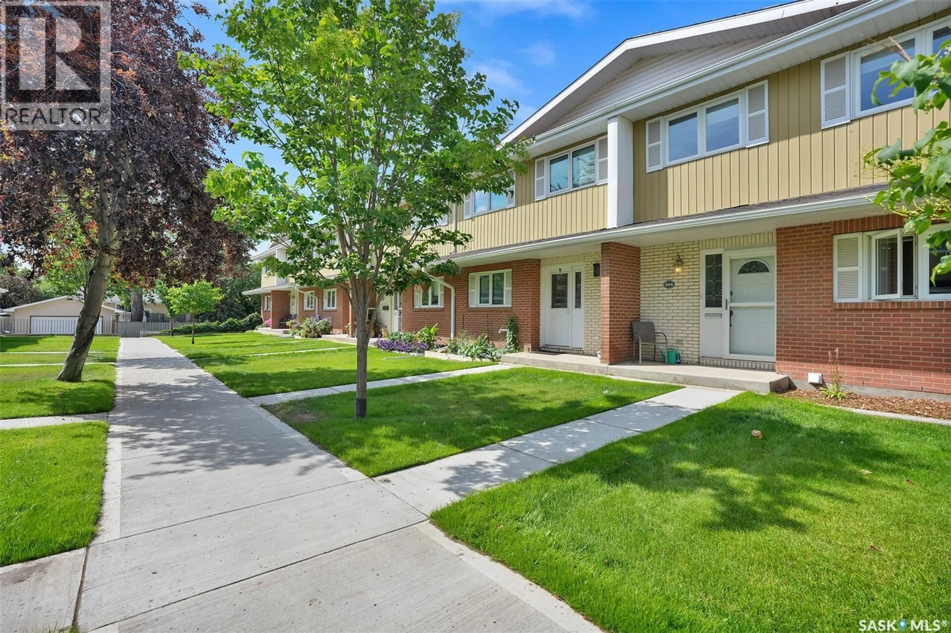 Patio, street for 264 PLAINSVIEW DRIVE, Regina Saskatchewan S4S6N1