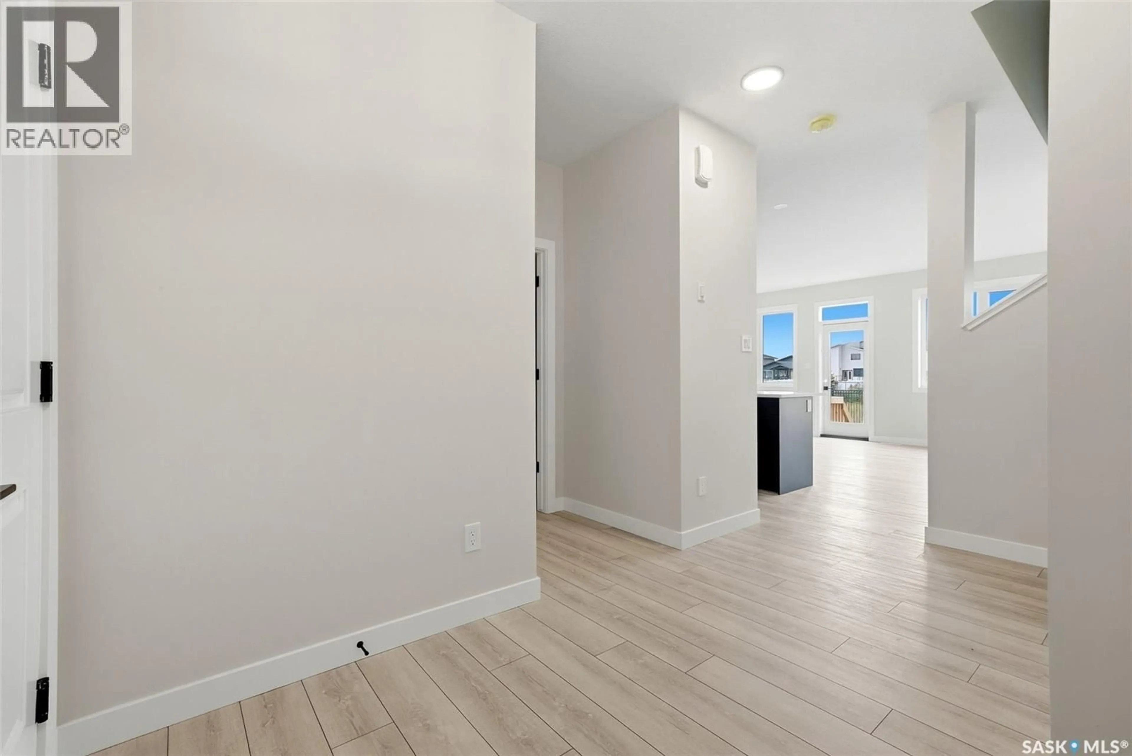 Indoor entryway for 3240 FAVEL DRIVE, Regina Saskatchewan S4V4B3