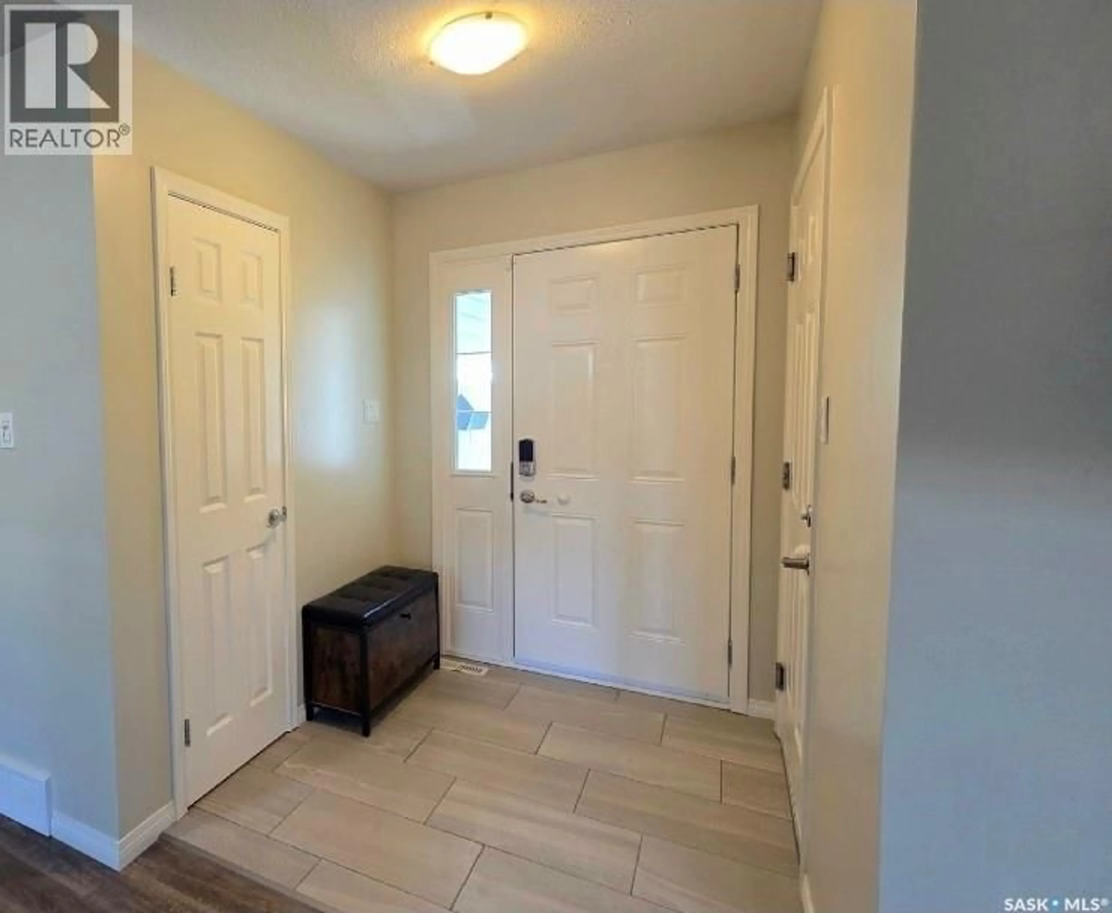 Indoor entryway for 10305 HOCK AVENUE, North Battleford Saskatchewan S9A3Y3
