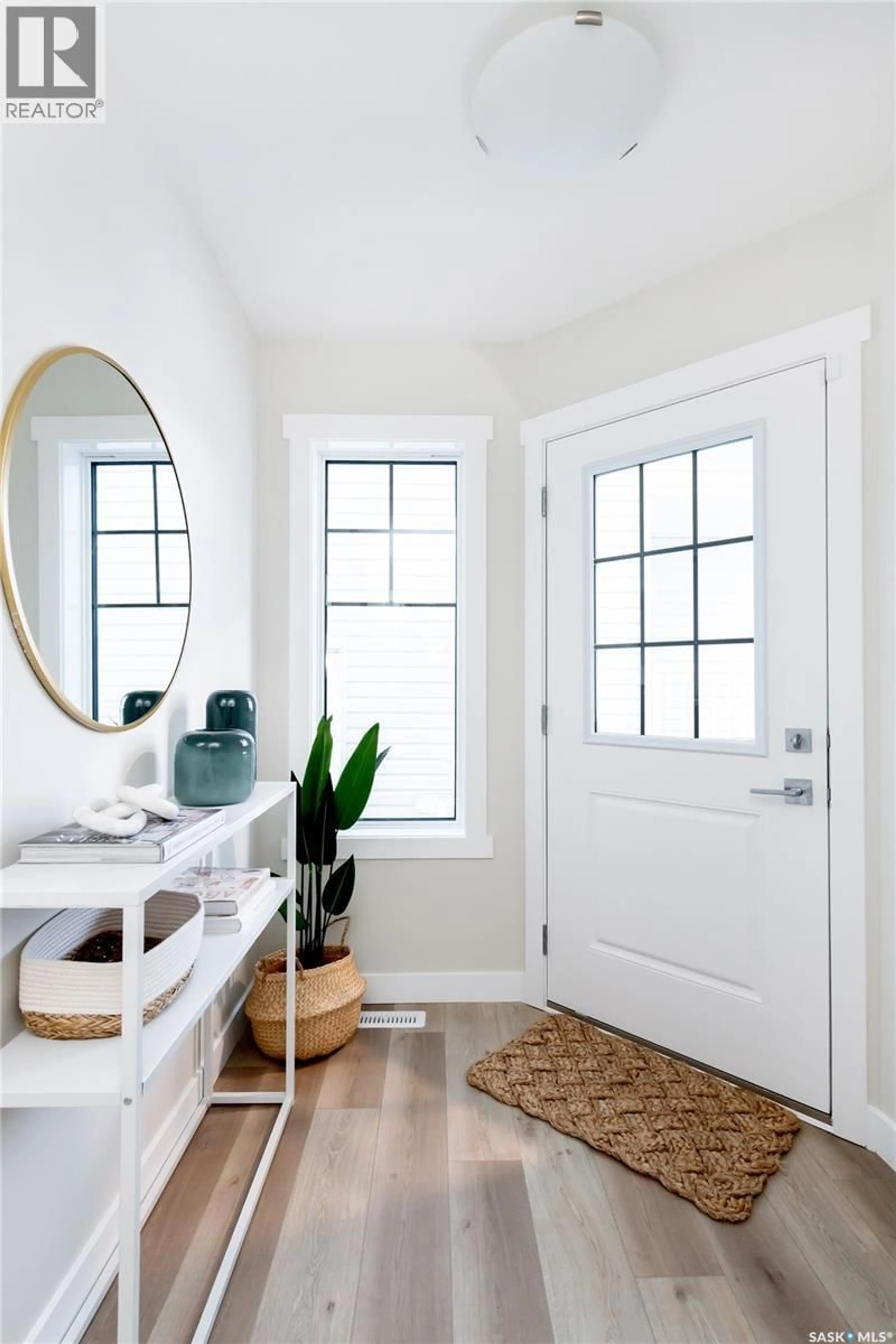 Indoor entryway for 2963 DUMONT WAY, Regina Saskatchewan S4V4E7
