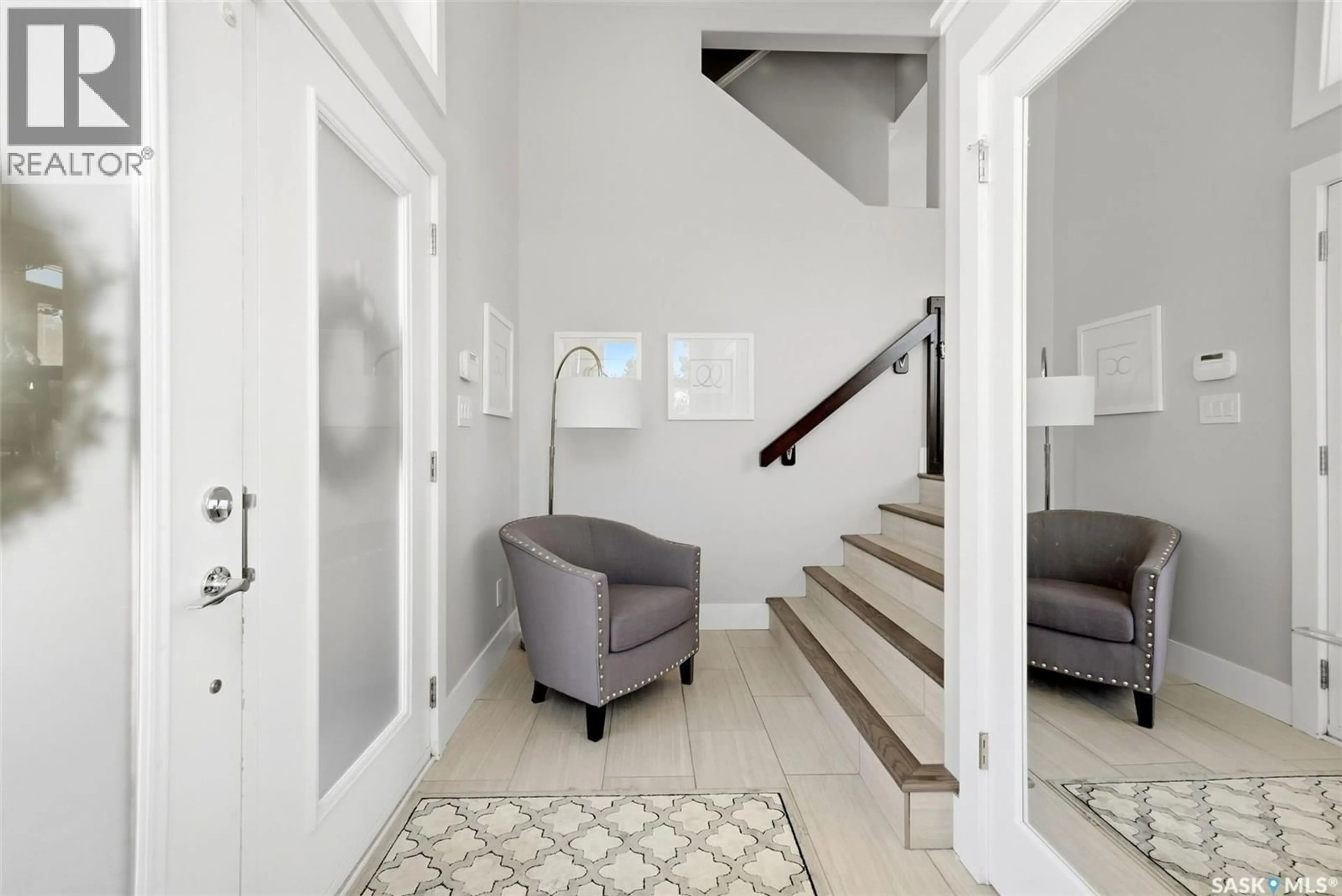 Indoor entryway for 3802 GOLDFINCH WAY, Regina Saskatchewan S4V1S4