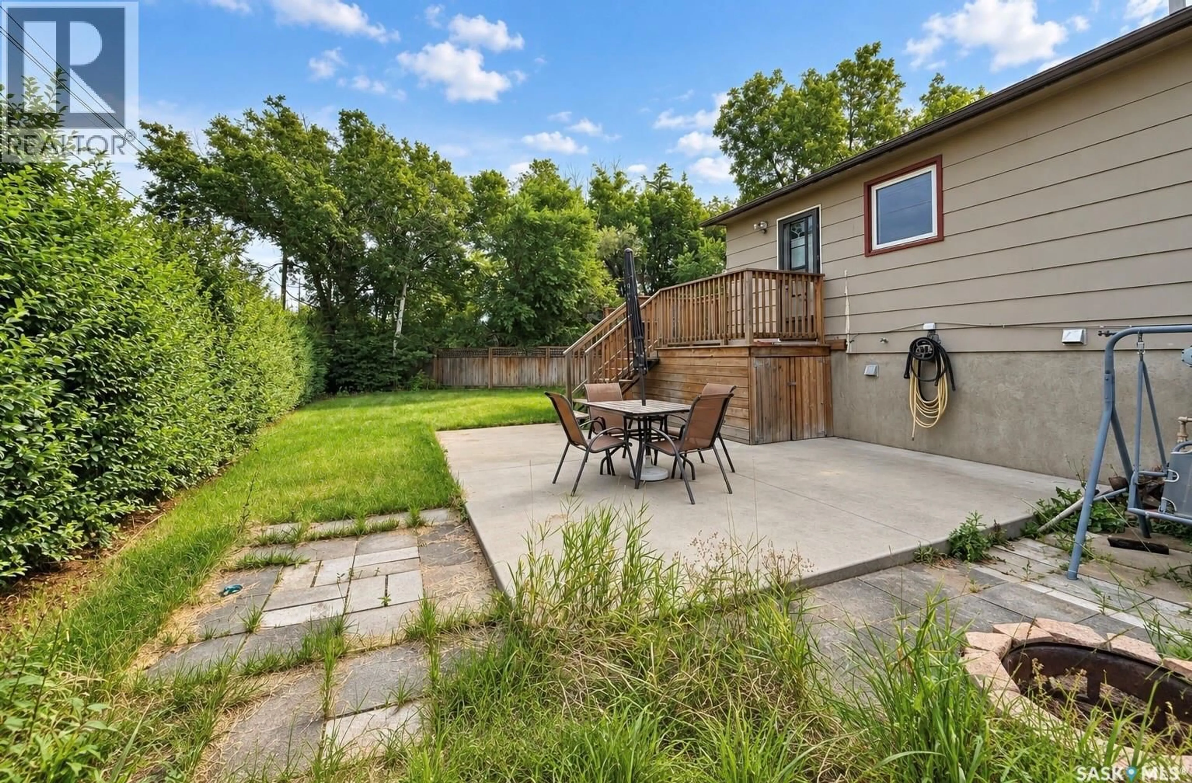 Patio, street for 1721 H AVENUE, Saskatoon Saskatchewan S7L5A5