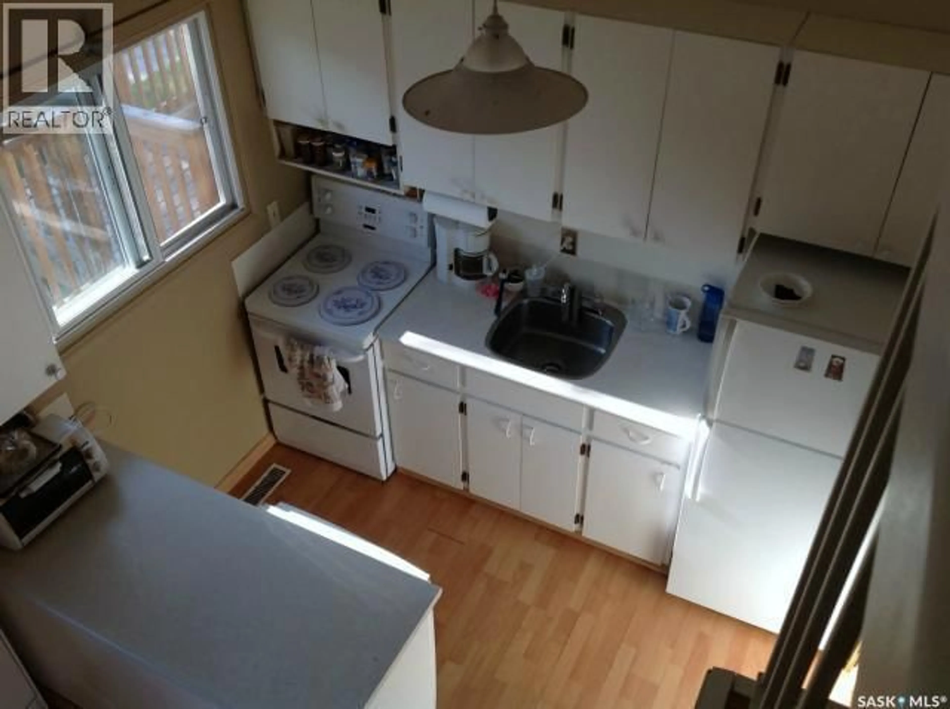 Standard kitchen, unknown for 331 - 44 PENDYGRASSE ROAD, Saskatoon Saskatchewan S7M4R3