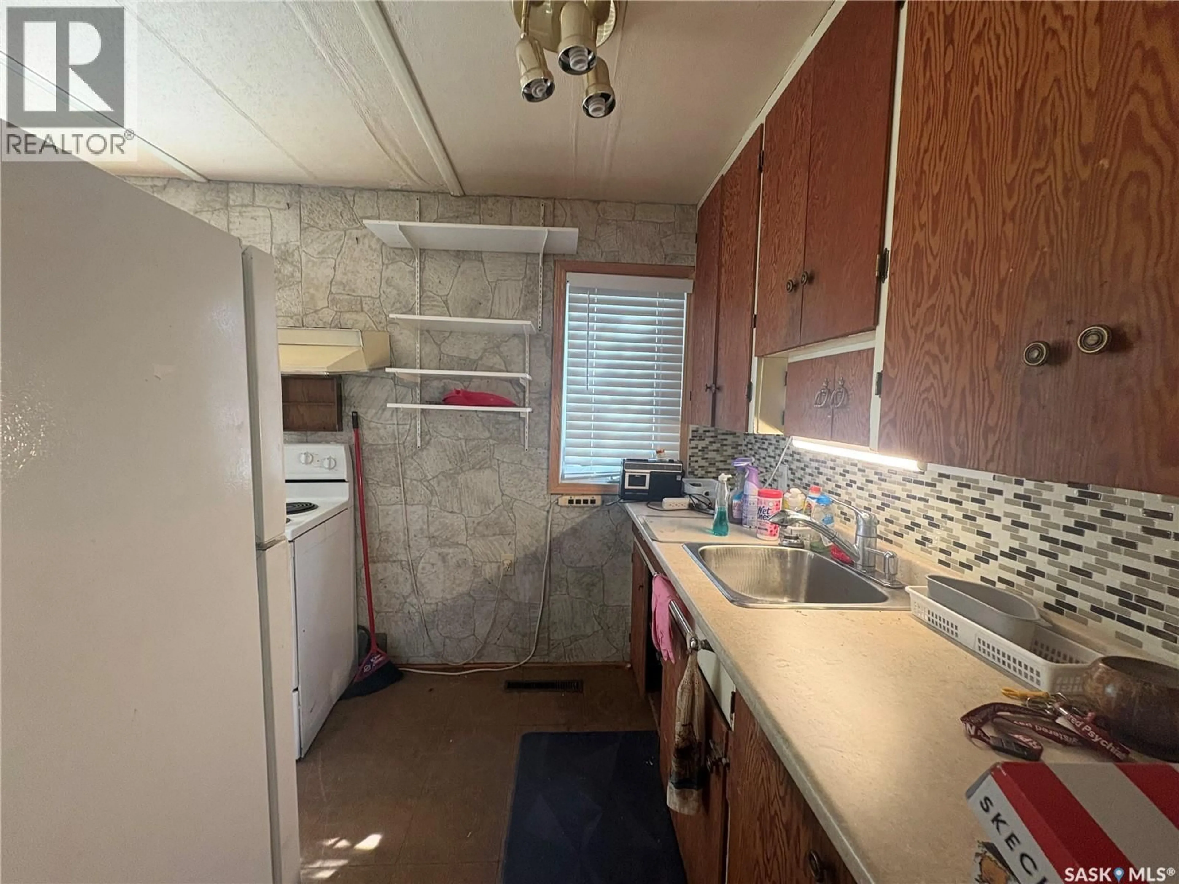 Standard kitchen, unknown for 1246 QUEEN STREET, Regina Saskatchewan S4T4B4